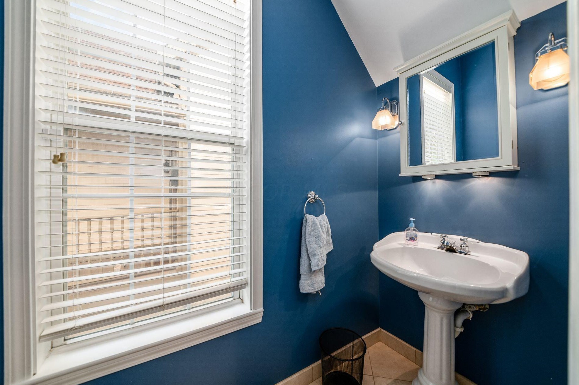 456 1st Ave, Columbus OH 43201-3356 exterior