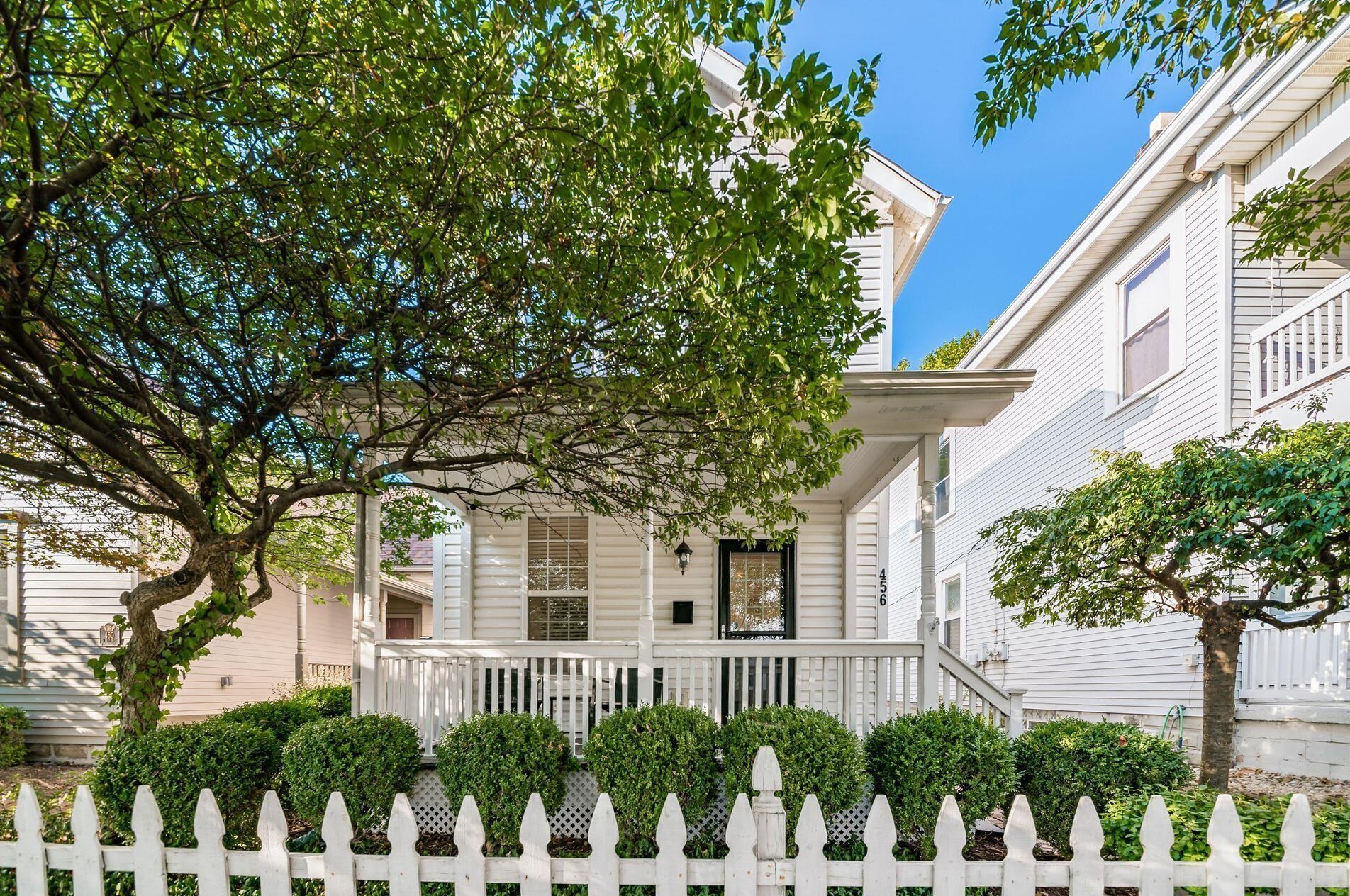 456 1st Ave, Columbus, OH 43201-3352
