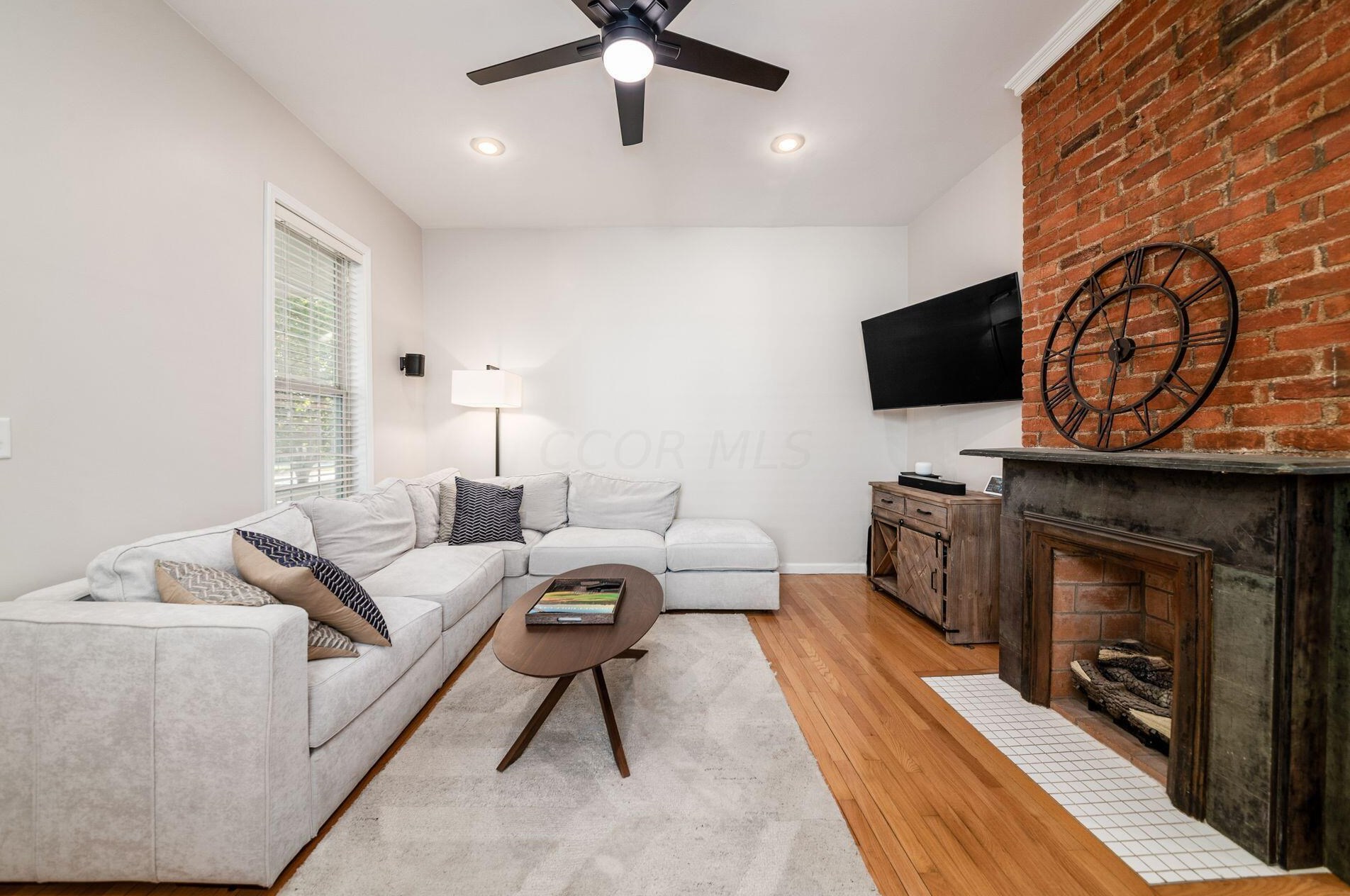 456 1st Ave, Columbus OH 43201-3356 exterior