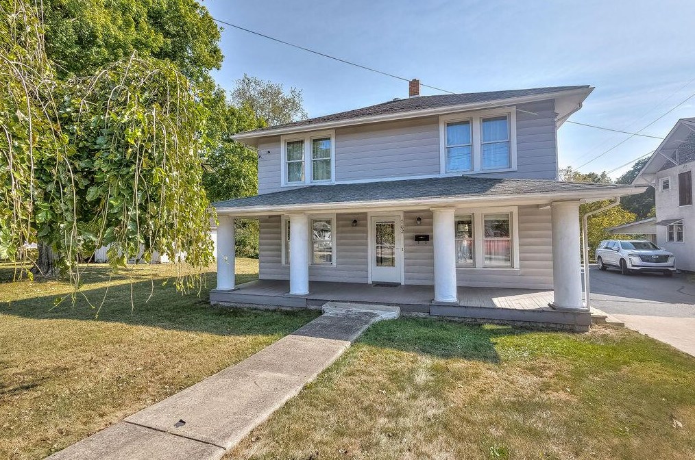 702 Coshocton Ave, Mount Vernon, OH 43050