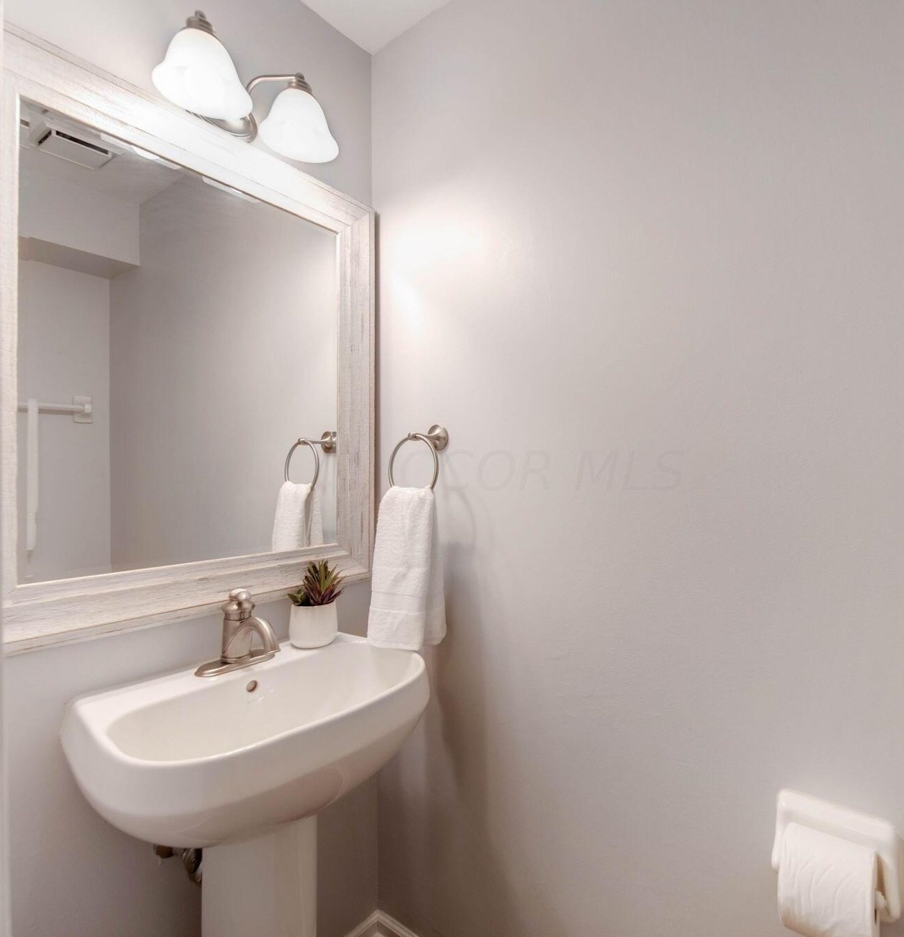 1187 Sanctuary Pl, Columbus OH 43230-8491 exterior