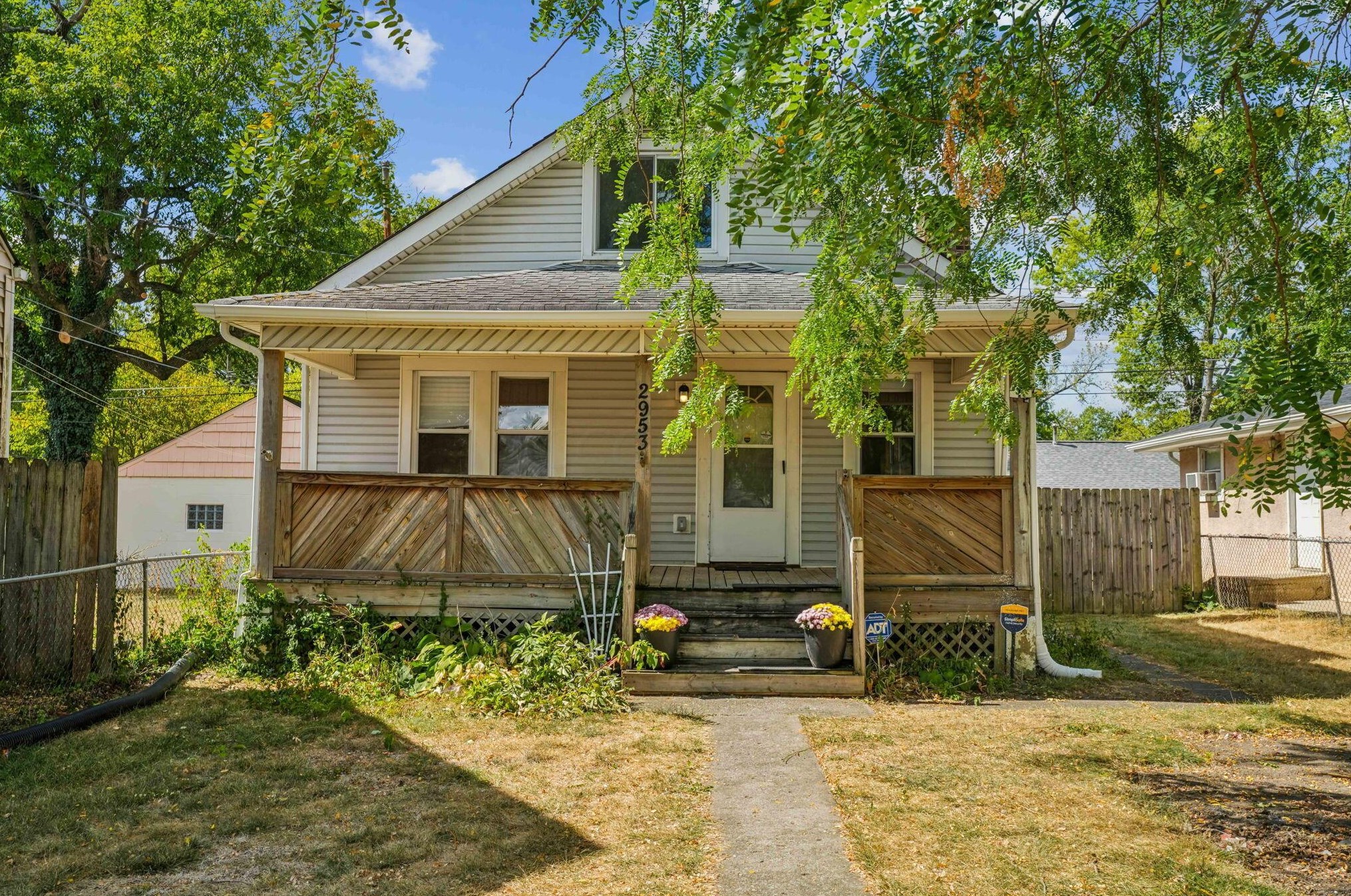 2953 Pontiac St, Columbus, OH 43224-4060