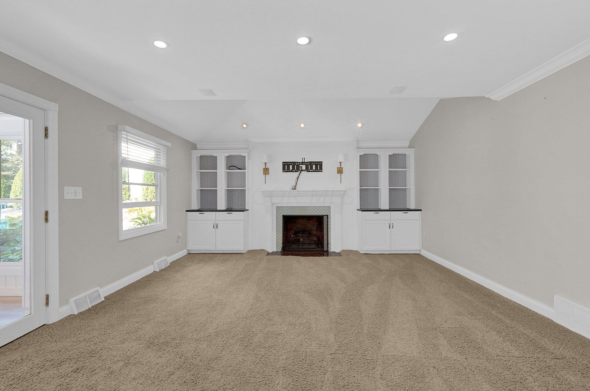 1340 Clubview Blvd, Columbus OH  43235-1273 exterior