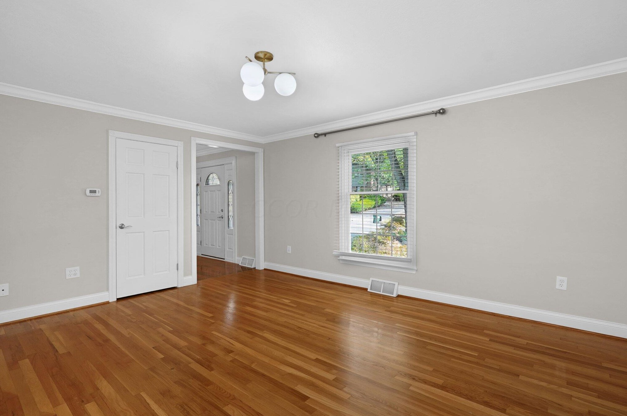 1340 Clubview Blvd, Columbus OH  43235-1273 exterior