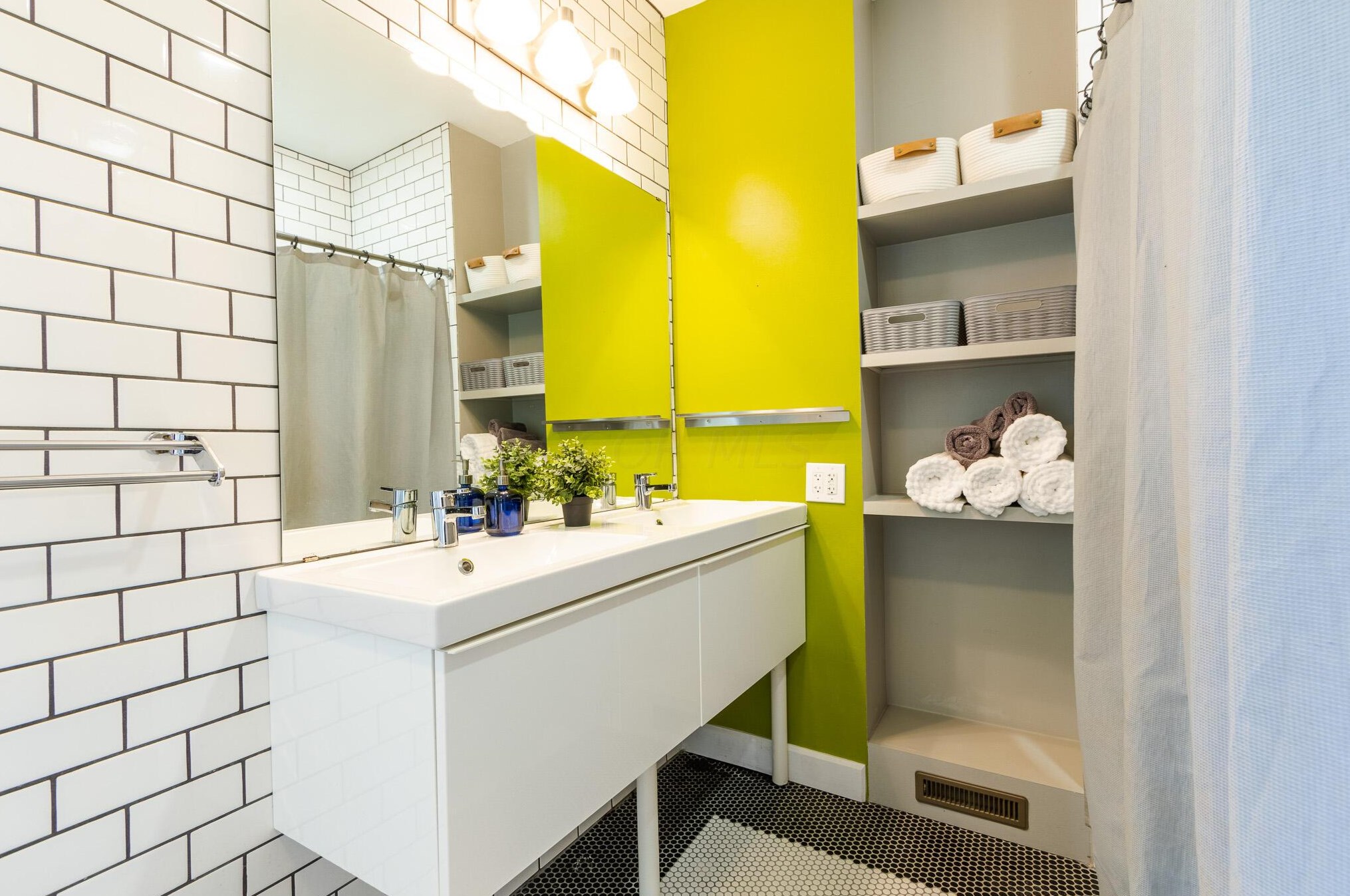 104 21, Columbus OH 43203-1552 exterior