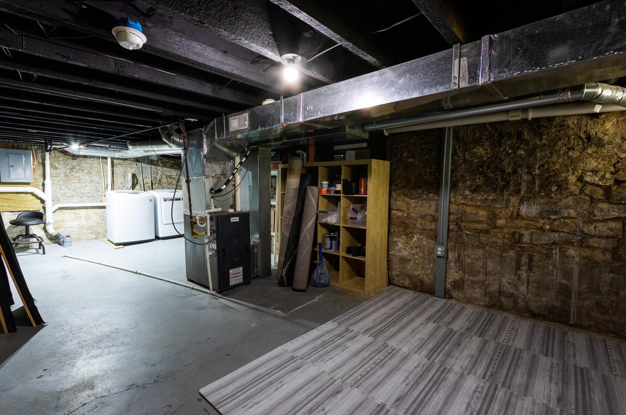 104 21, Columbus OH 43203-1552 exterior