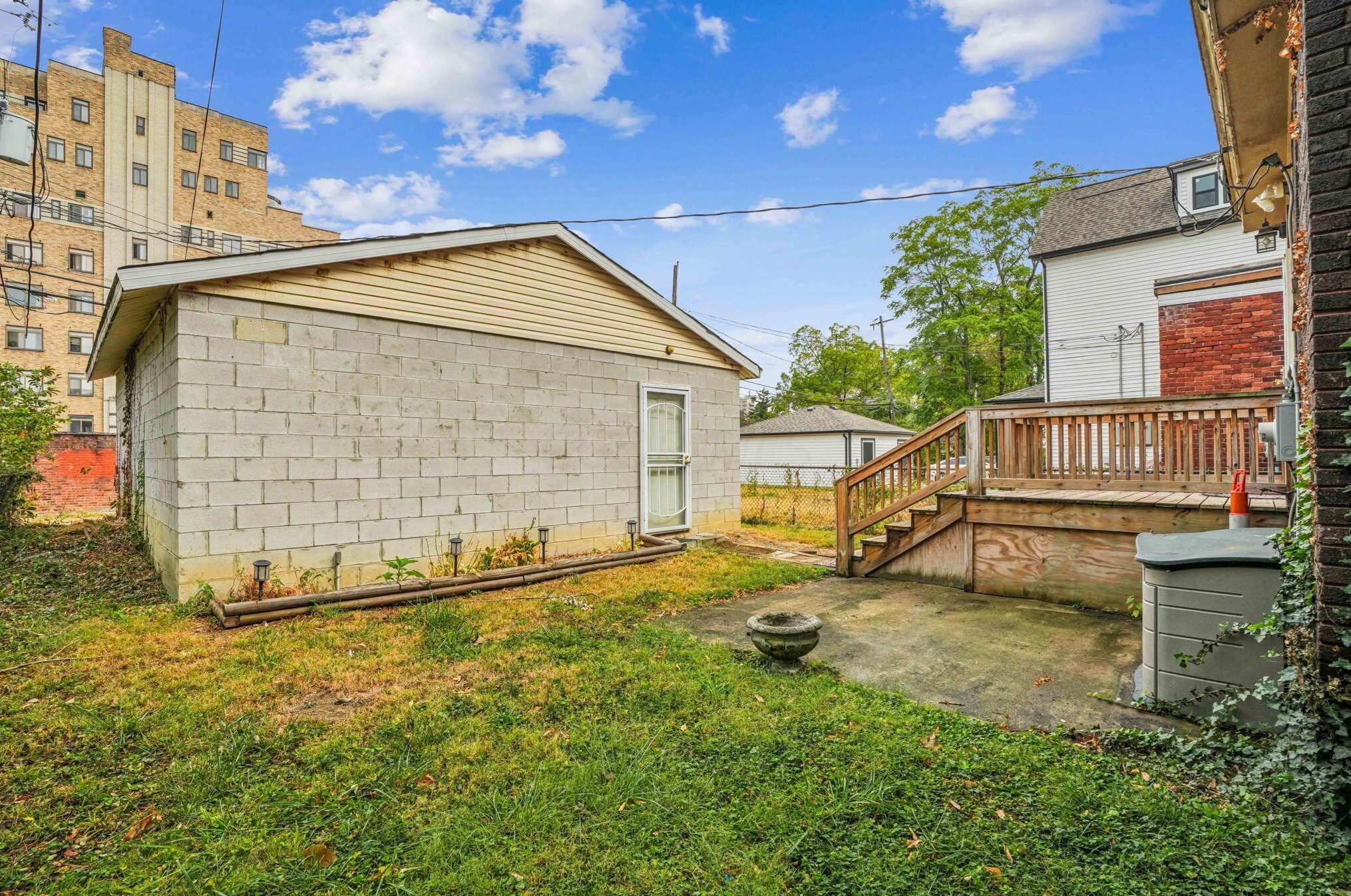 1430 Madison Ave, Columbus OH 43205-1536 exterior