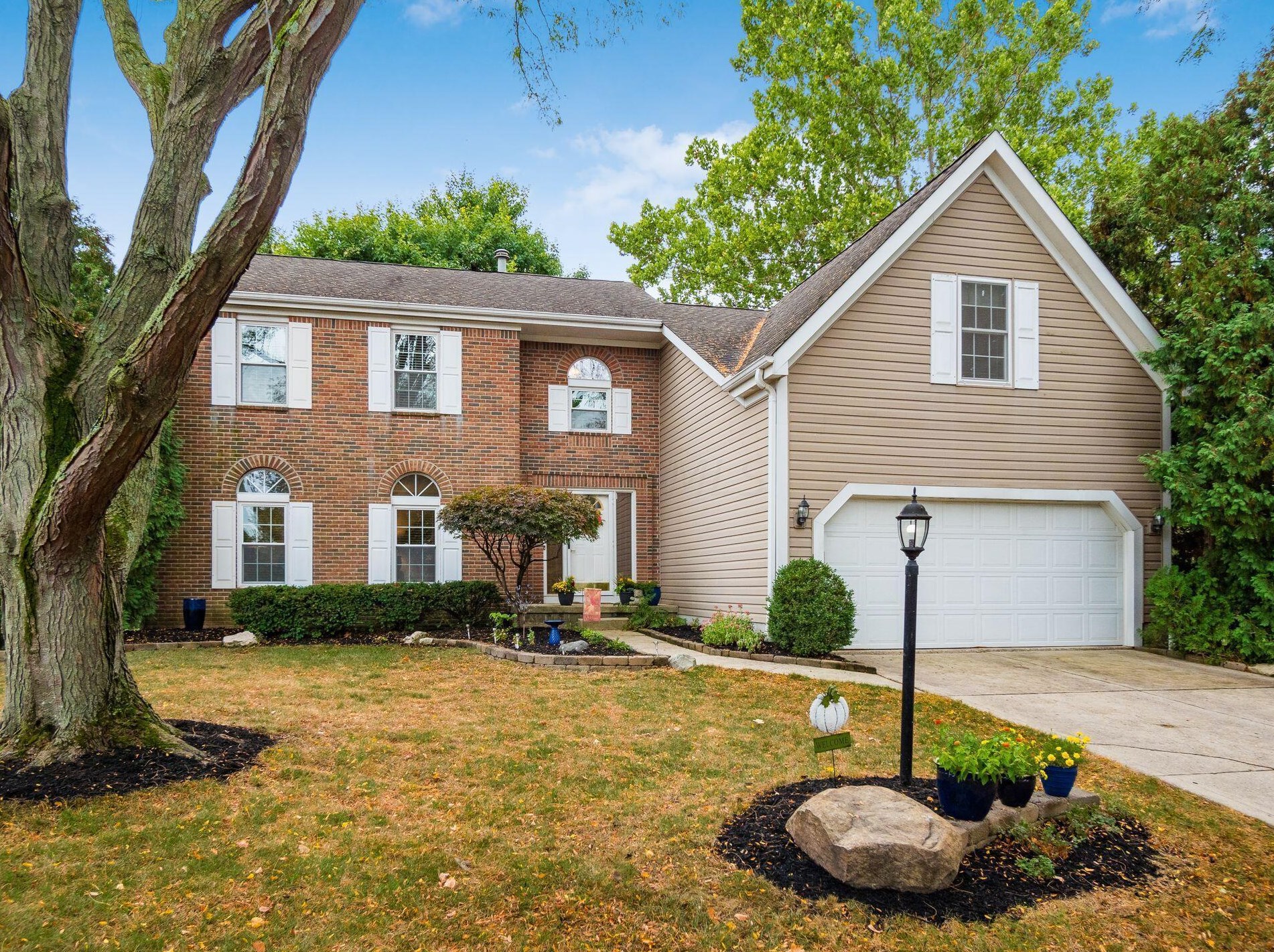 6946 Raymond Dr, Dublin, OH 43017