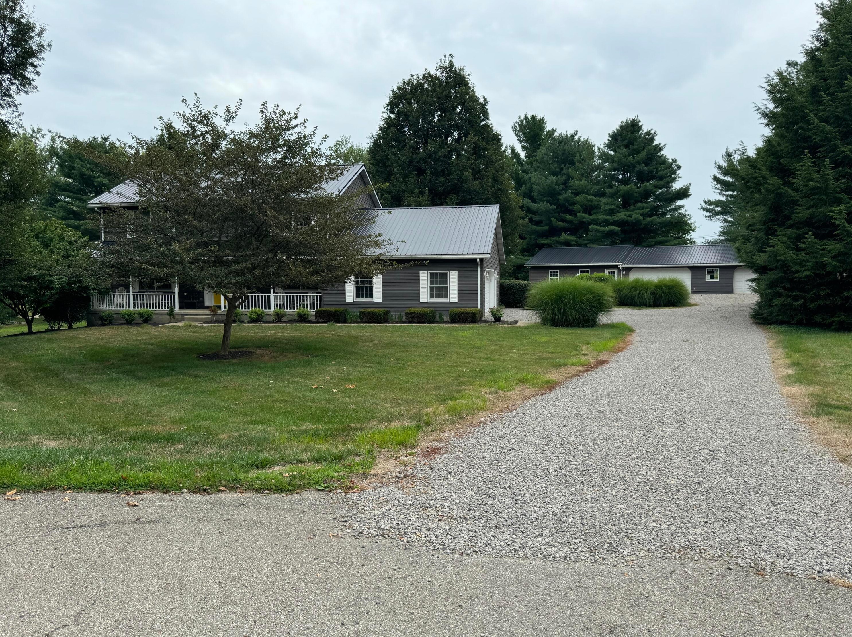 4590 Doru Dr, Zanesville, OH 43701