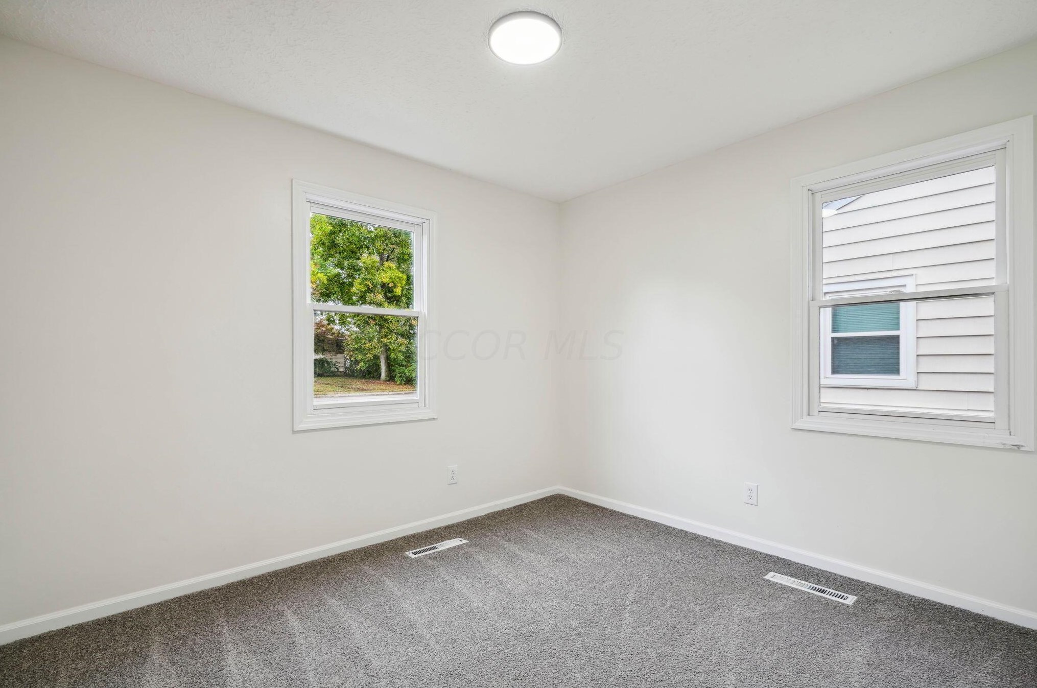 1008 Strimple Ave, Columbus OH 43229-5047 exterior