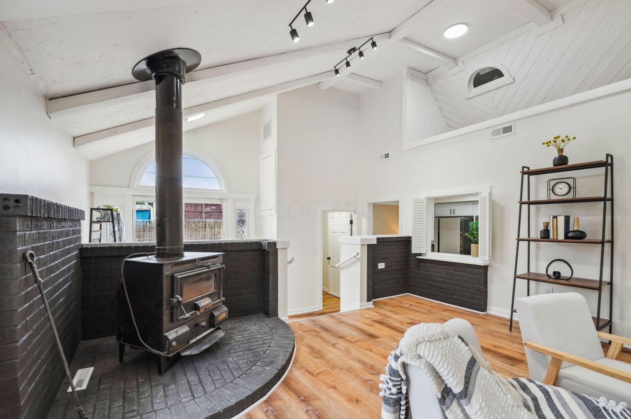 1008 Strimple Ave, Columbus OH 43229-5047 exterior