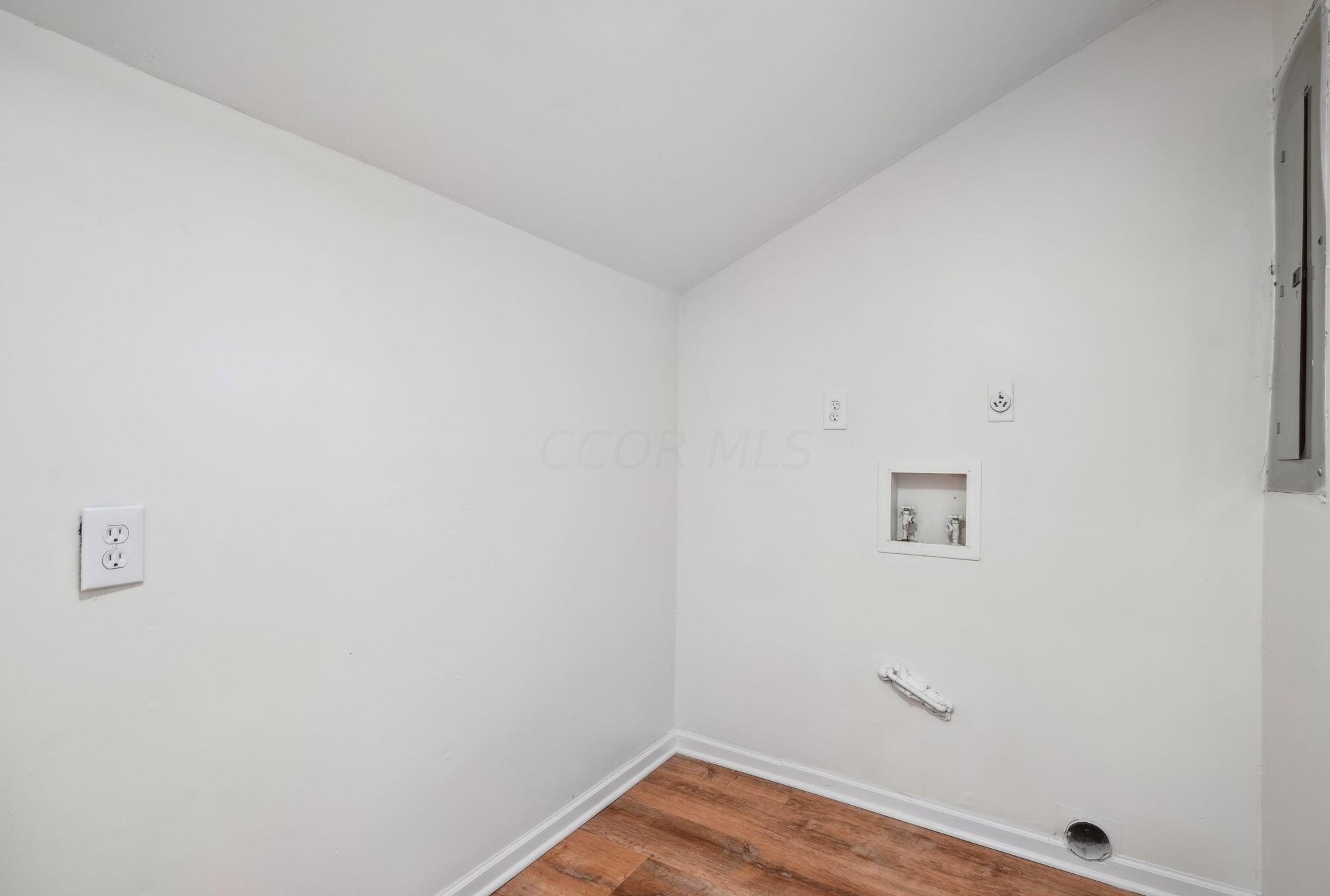 1008 Strimple Ave, Columbus OH 43229-5047 exterior