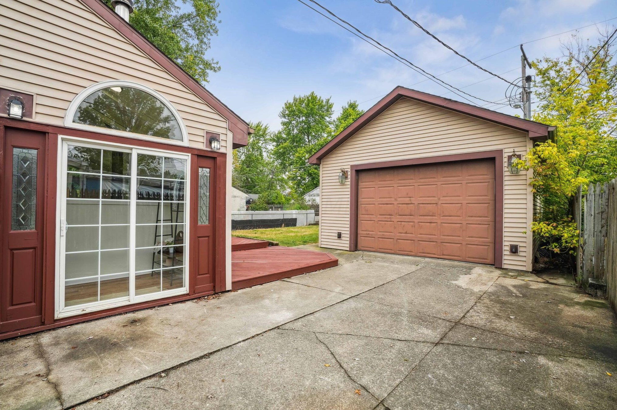 1008 Strimple Ave, Columbus OH 43229-5047 exterior