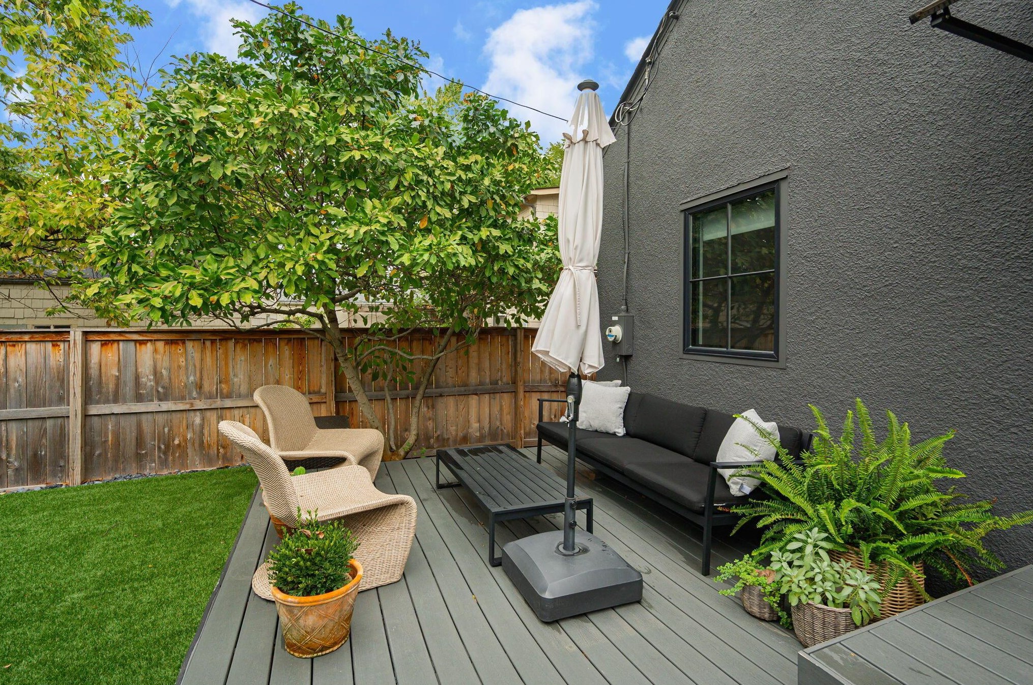 221 Roosevelt Ave, Columbus OH 43209-1160 exterior