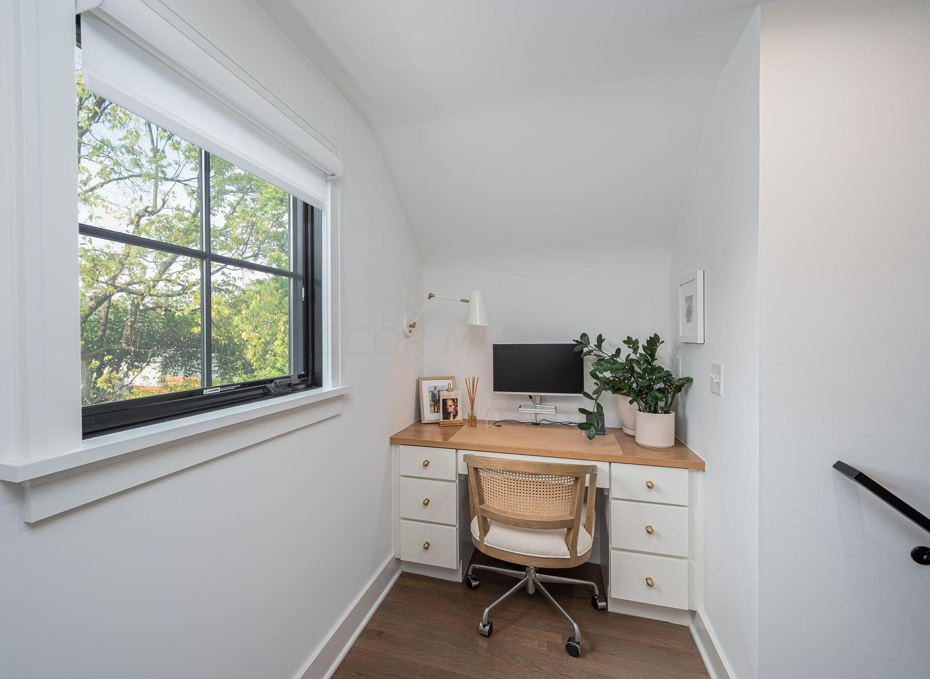 221 Roosevelt Ave, Columbus OH 43209-1160 exterior