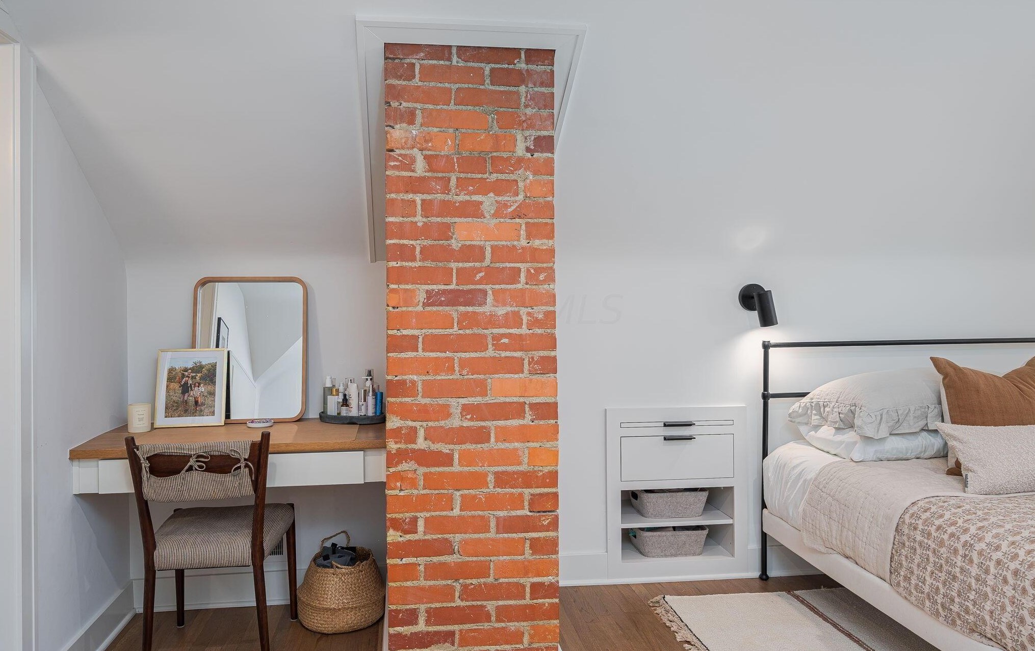 221 Roosevelt Ave, Columbus OH 43209-1160 exterior