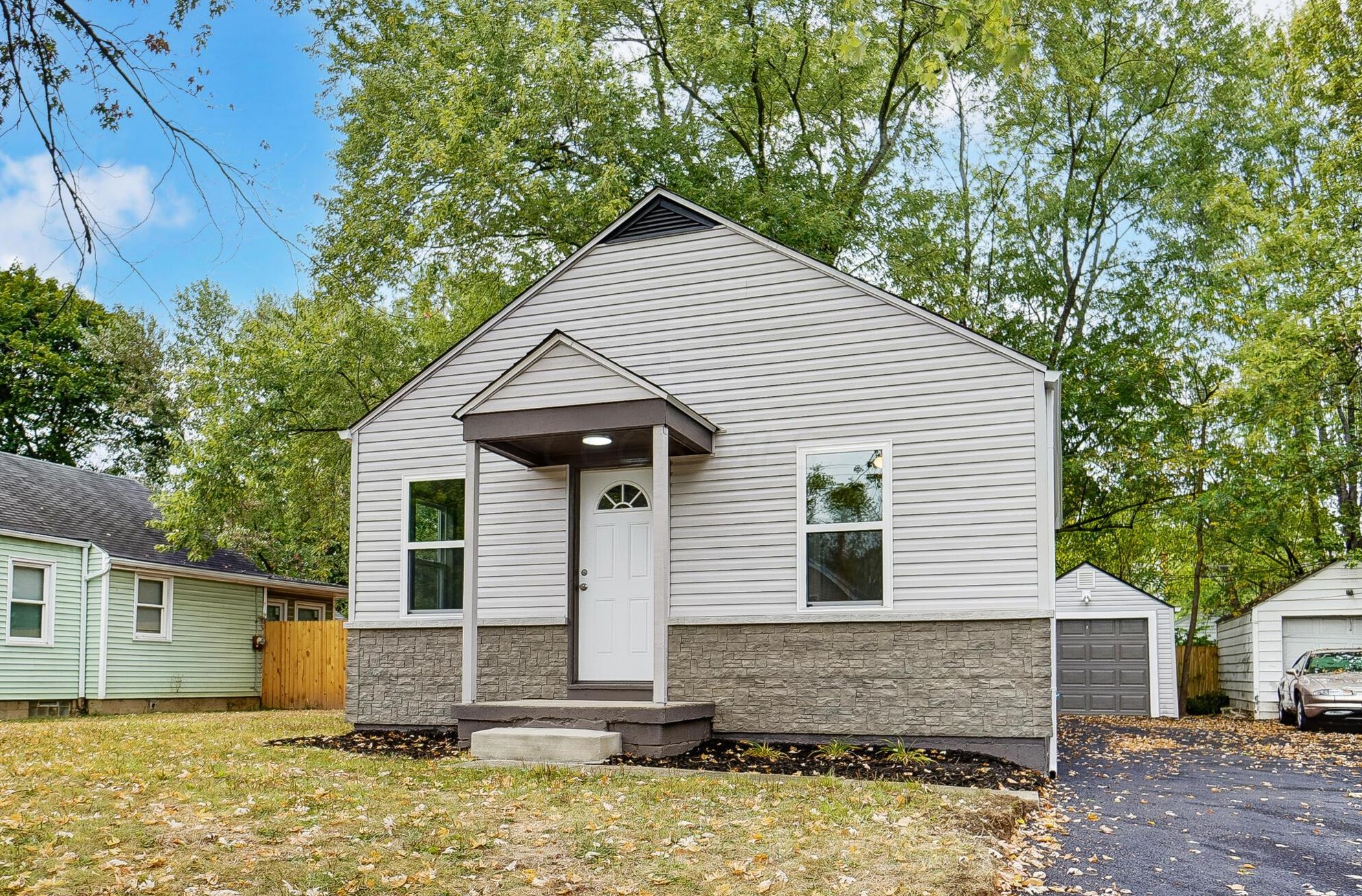 2409 Parkwood Ave, Columbus, OH 43211-1843