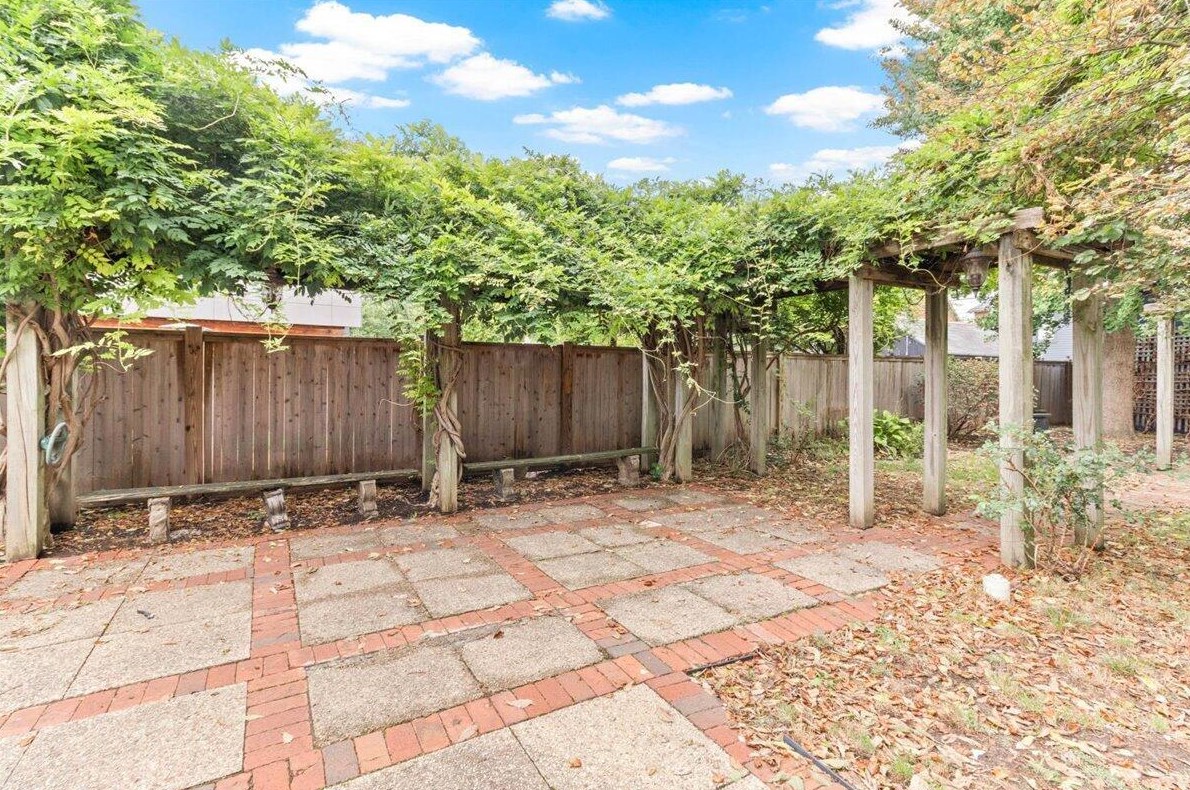 180 Thurman Ave, Columbus OH 43206-3525 exterior