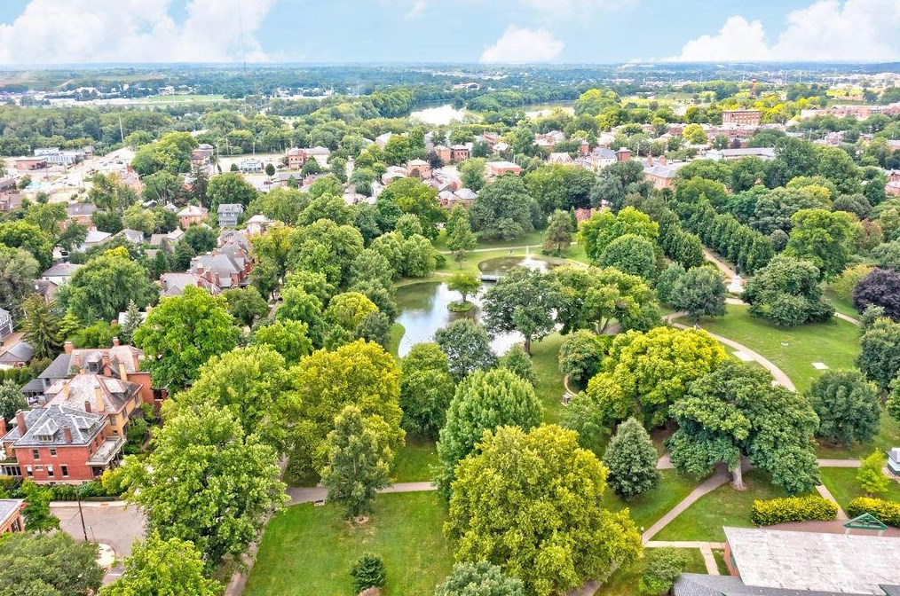 559 6 St, Columbus OH 43207-2409 exterior