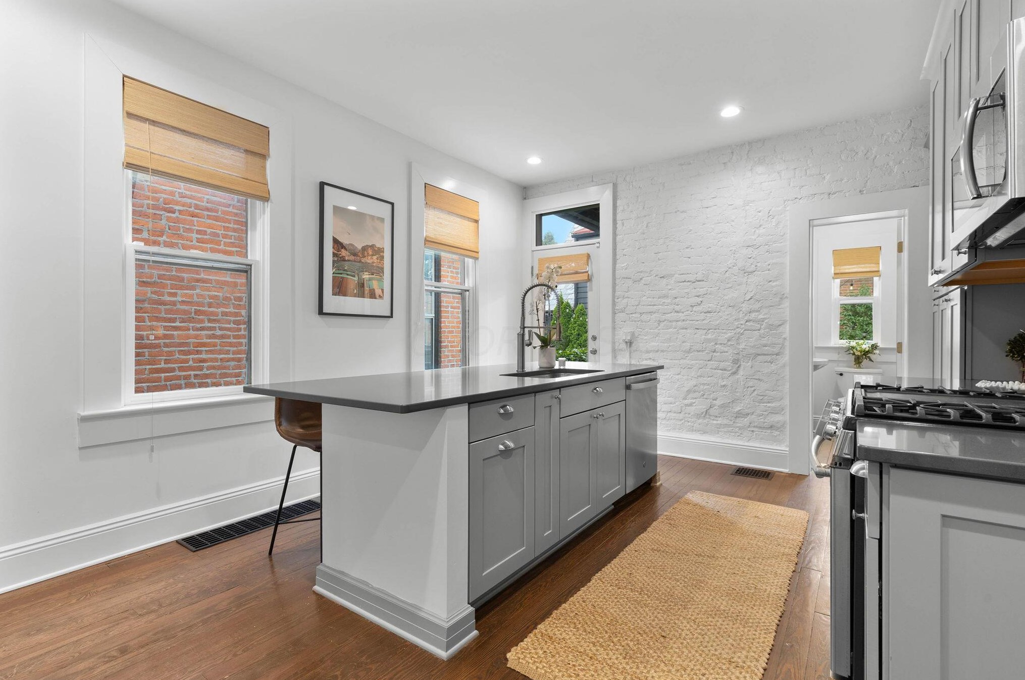 559 6 St, Columbus OH 43207-2409 exterior