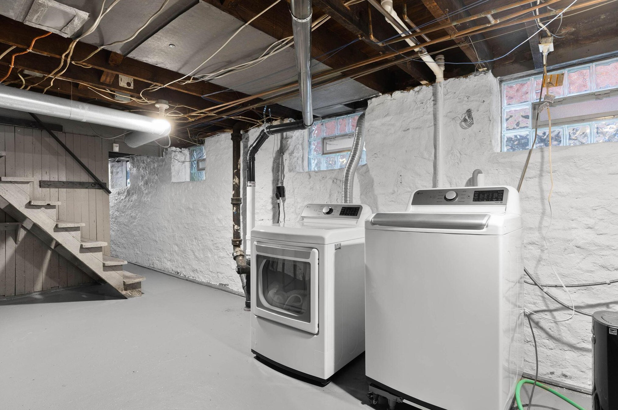 559 6 St, Columbus OH 43207-2409 exterior