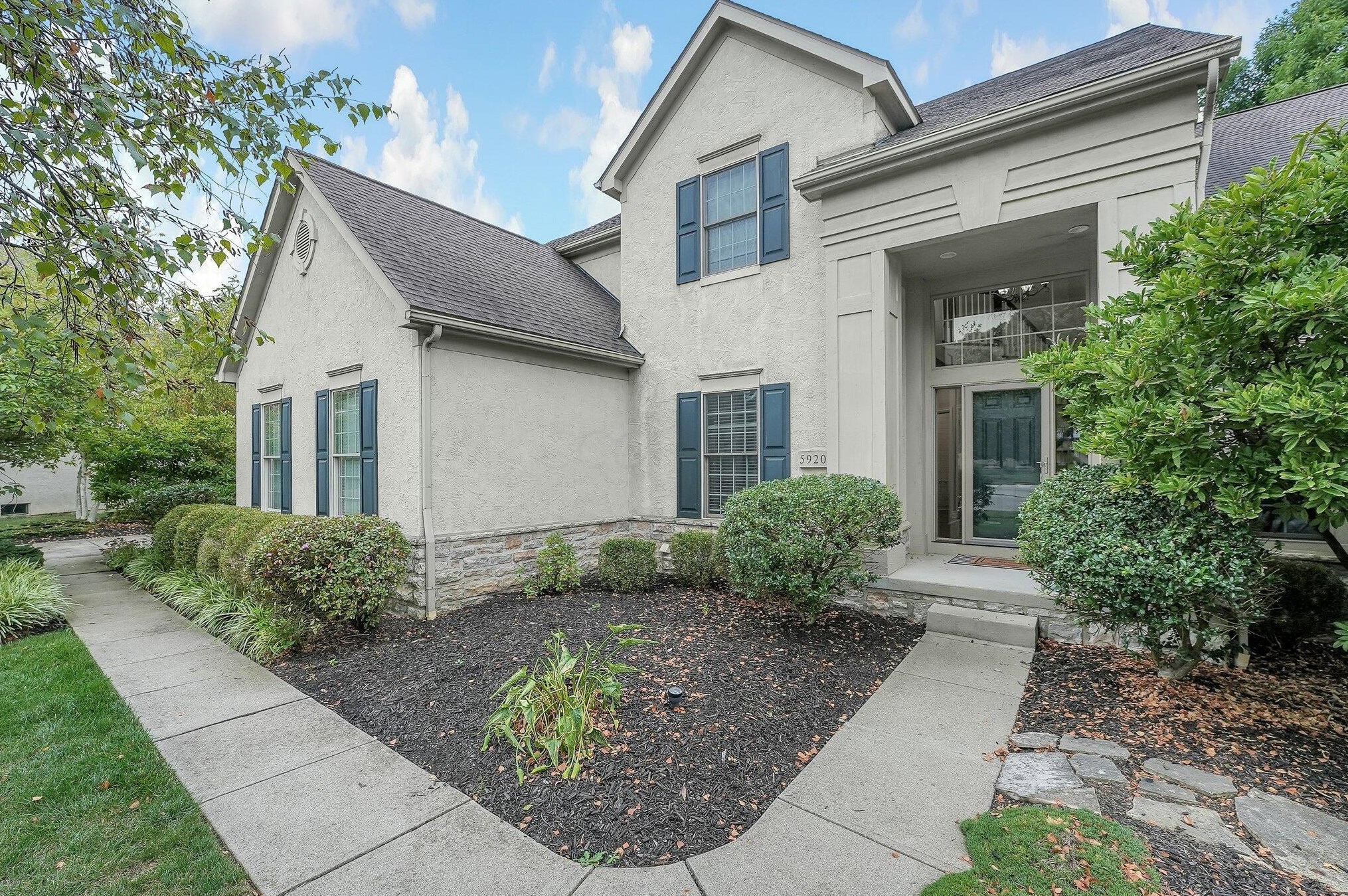 5920 Gainey Ct, Westerville, OH 43082