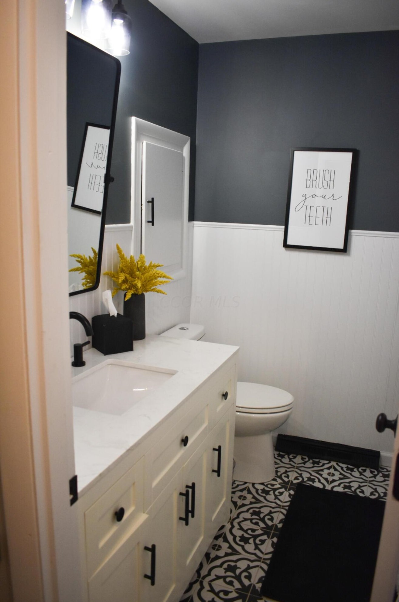 1411 Zollinger Rd, Columbus OH 43221-2944 exterior