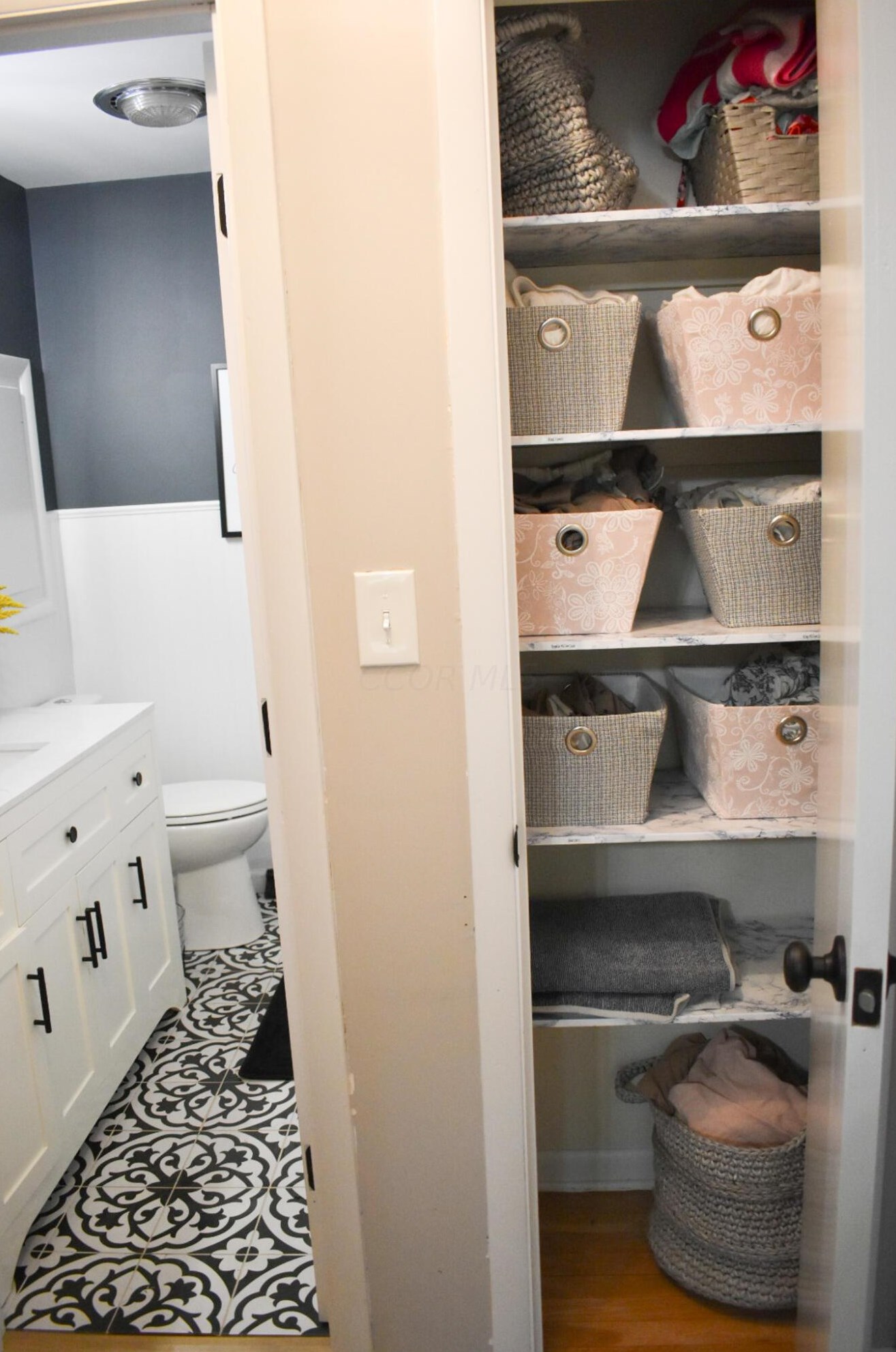 1411 Zollinger Rd, Columbus OH 43221-2944 exterior