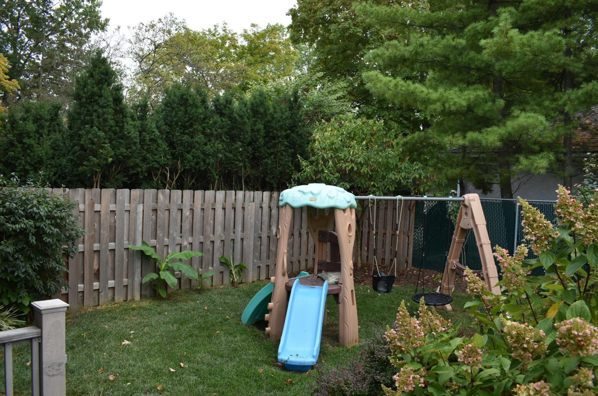 1411 Zollinger Rd, Columbus OH 43221-2944 exterior