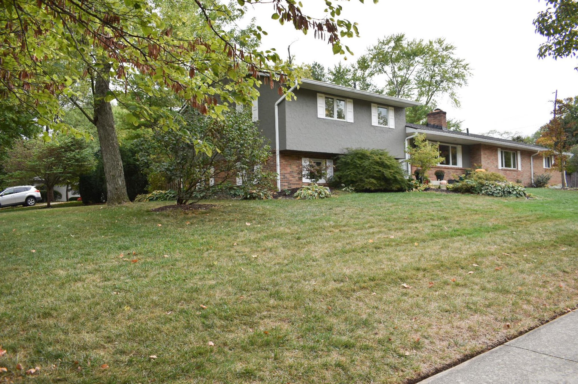 1411 Zollinger Rd, Columbus, OH 43221-2941