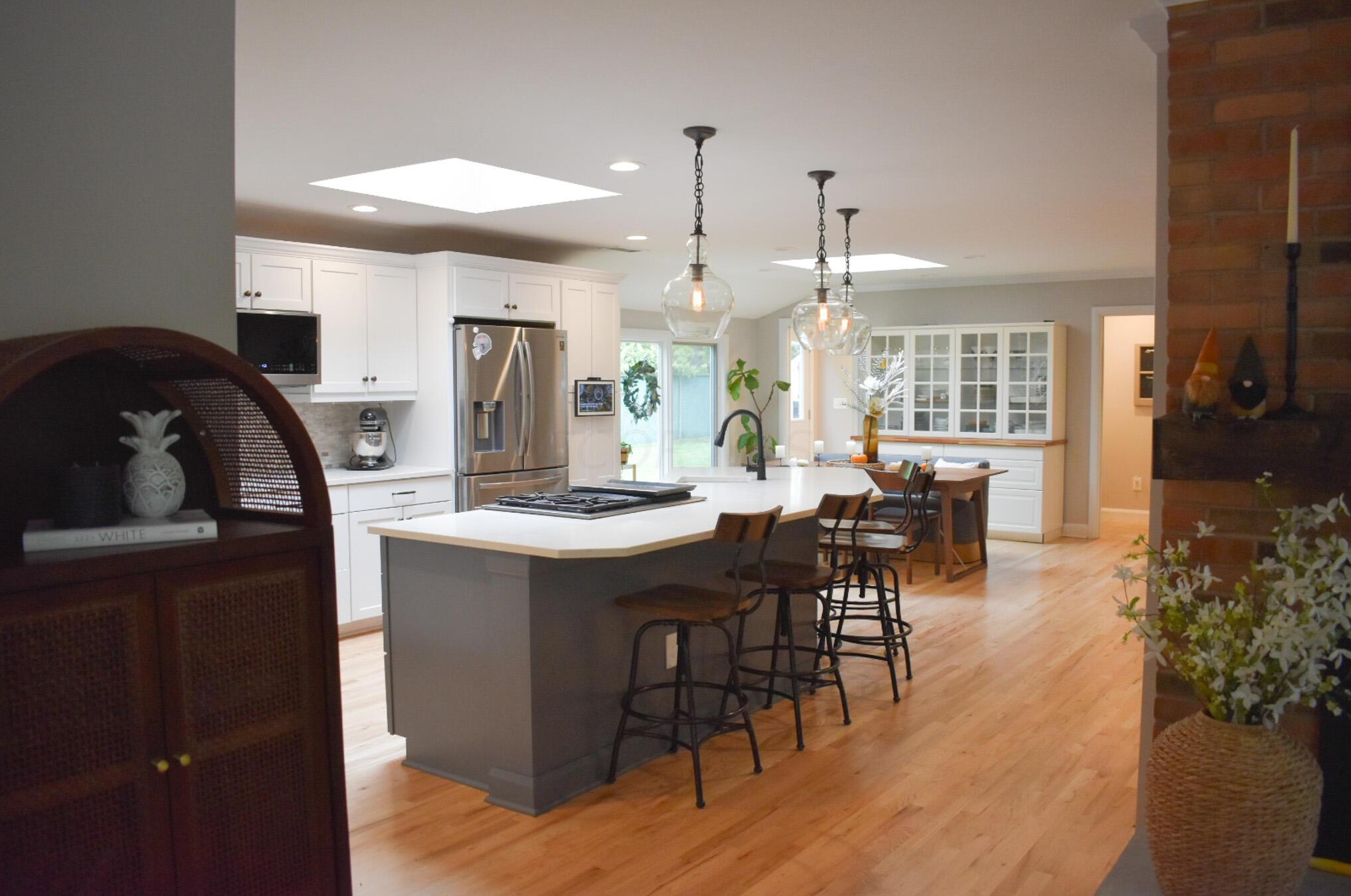 1411 Zollinger Rd, Columbus OH 43221-2944 exterior