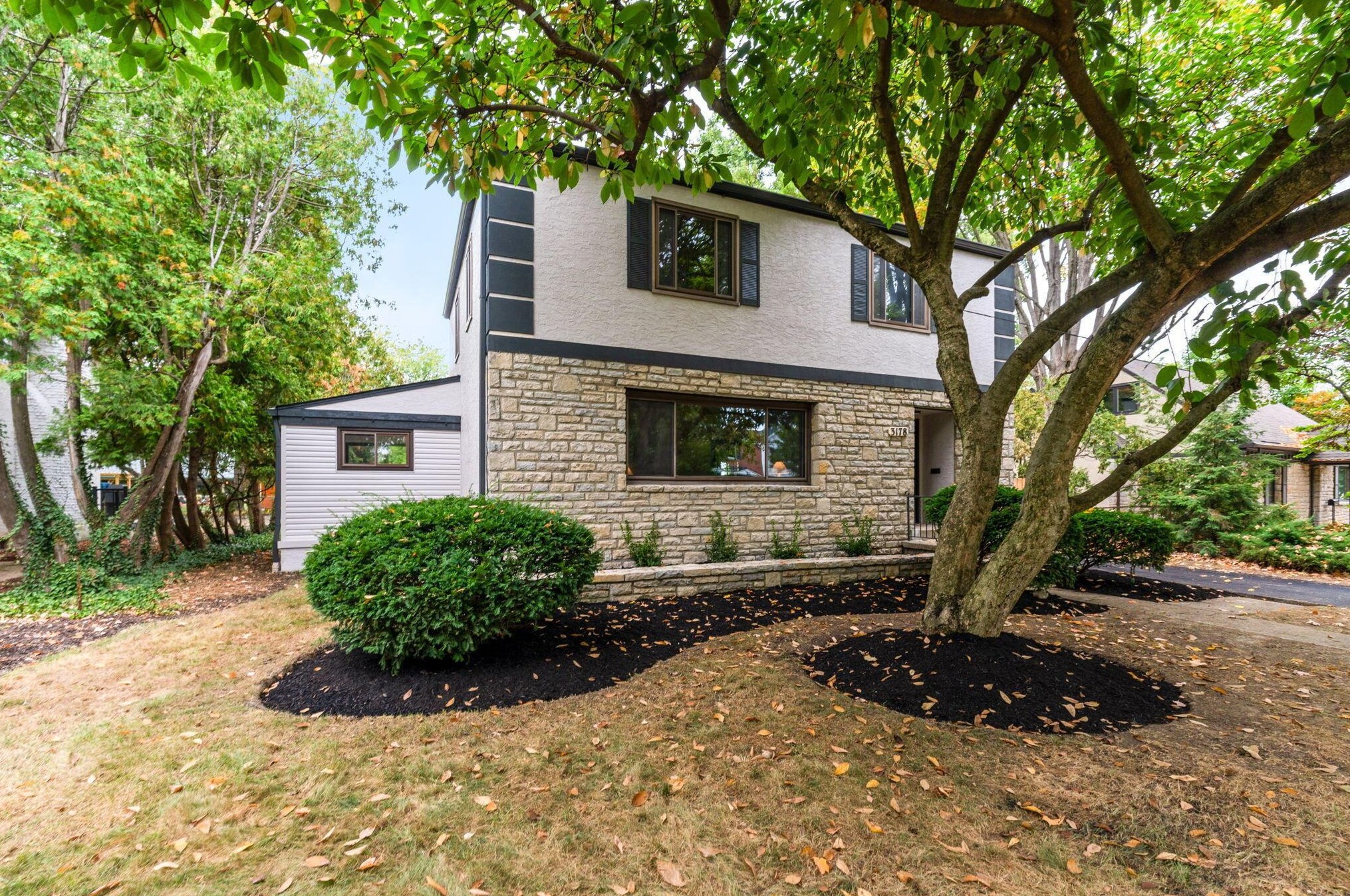 3178 Broadmoor Ave, Columbus, OH 43209-2003