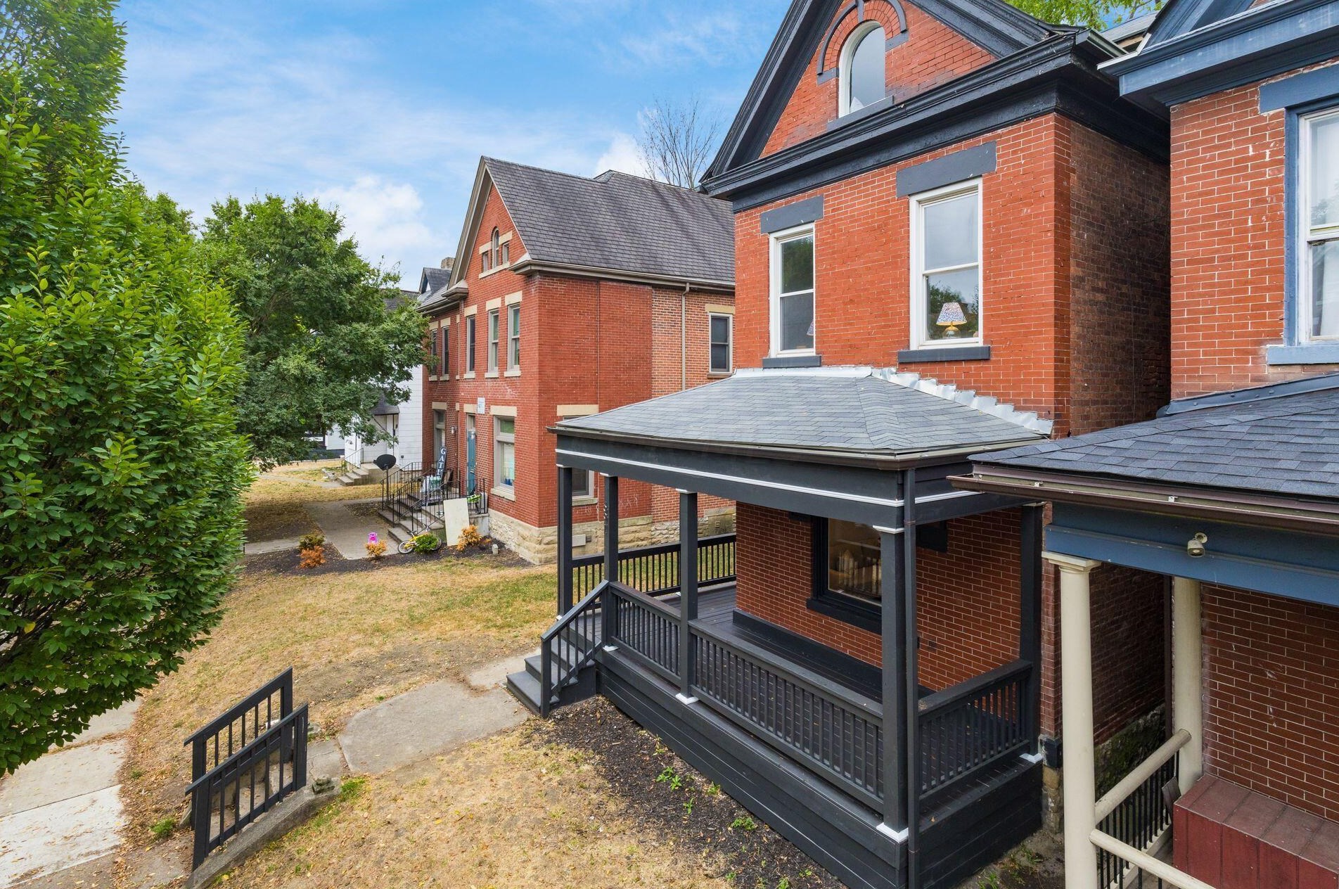 697 Champion Ave, Columbus OH 43205-2753 exterior