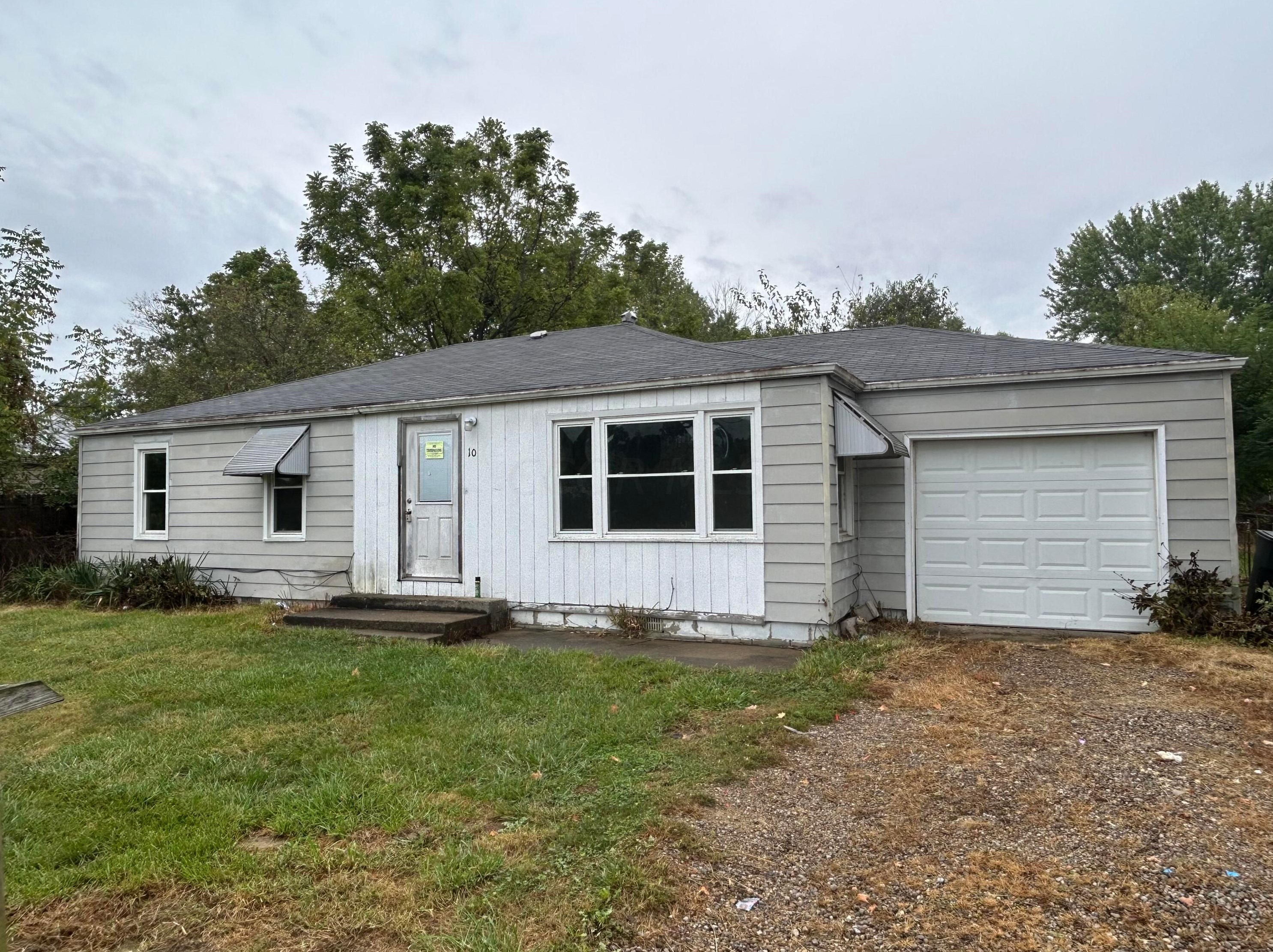 10 Yoakum Dr, Mount Vernon, OH 43050
