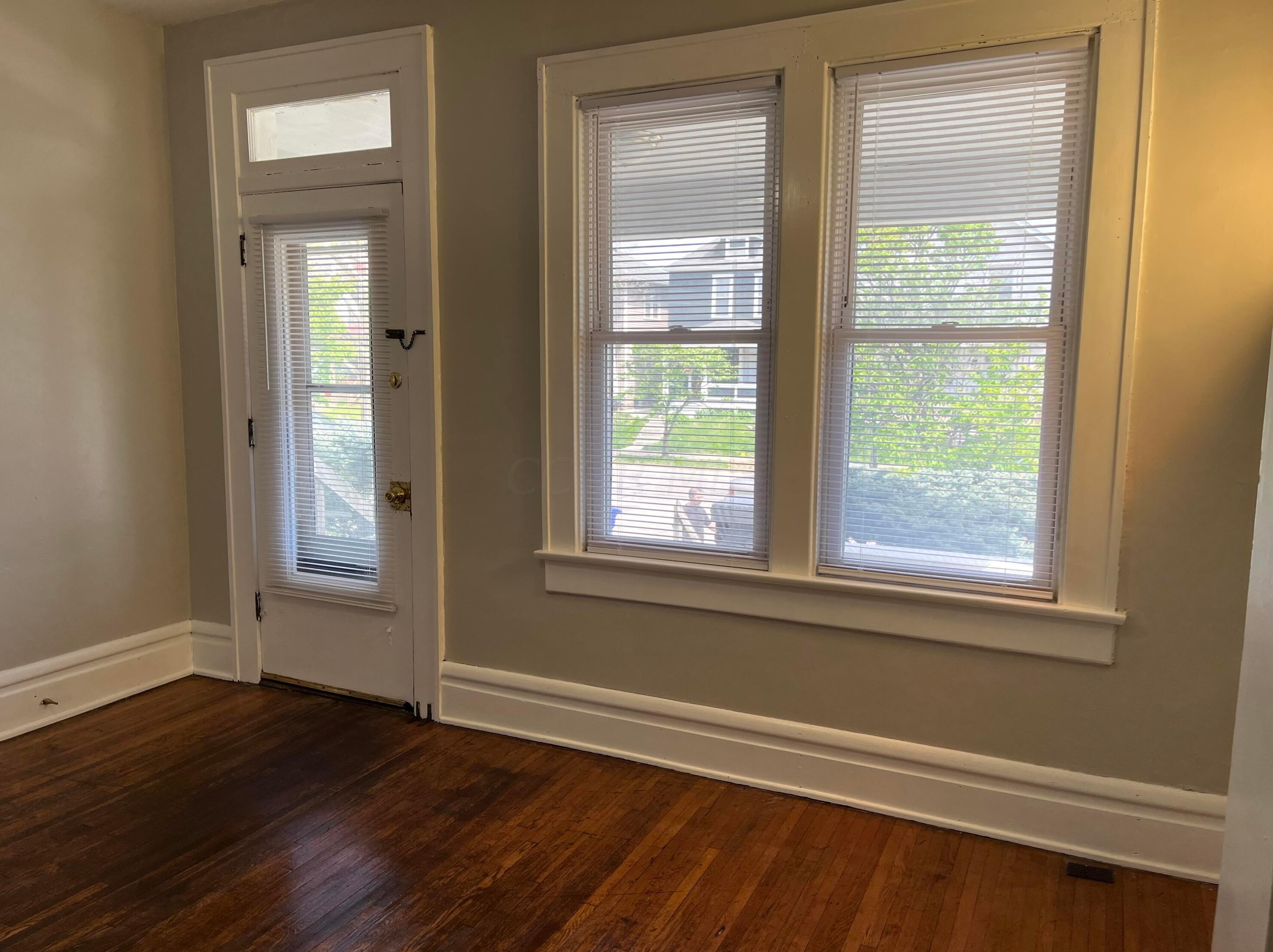 2395 Summit St, Columbus, OH 43202-3112