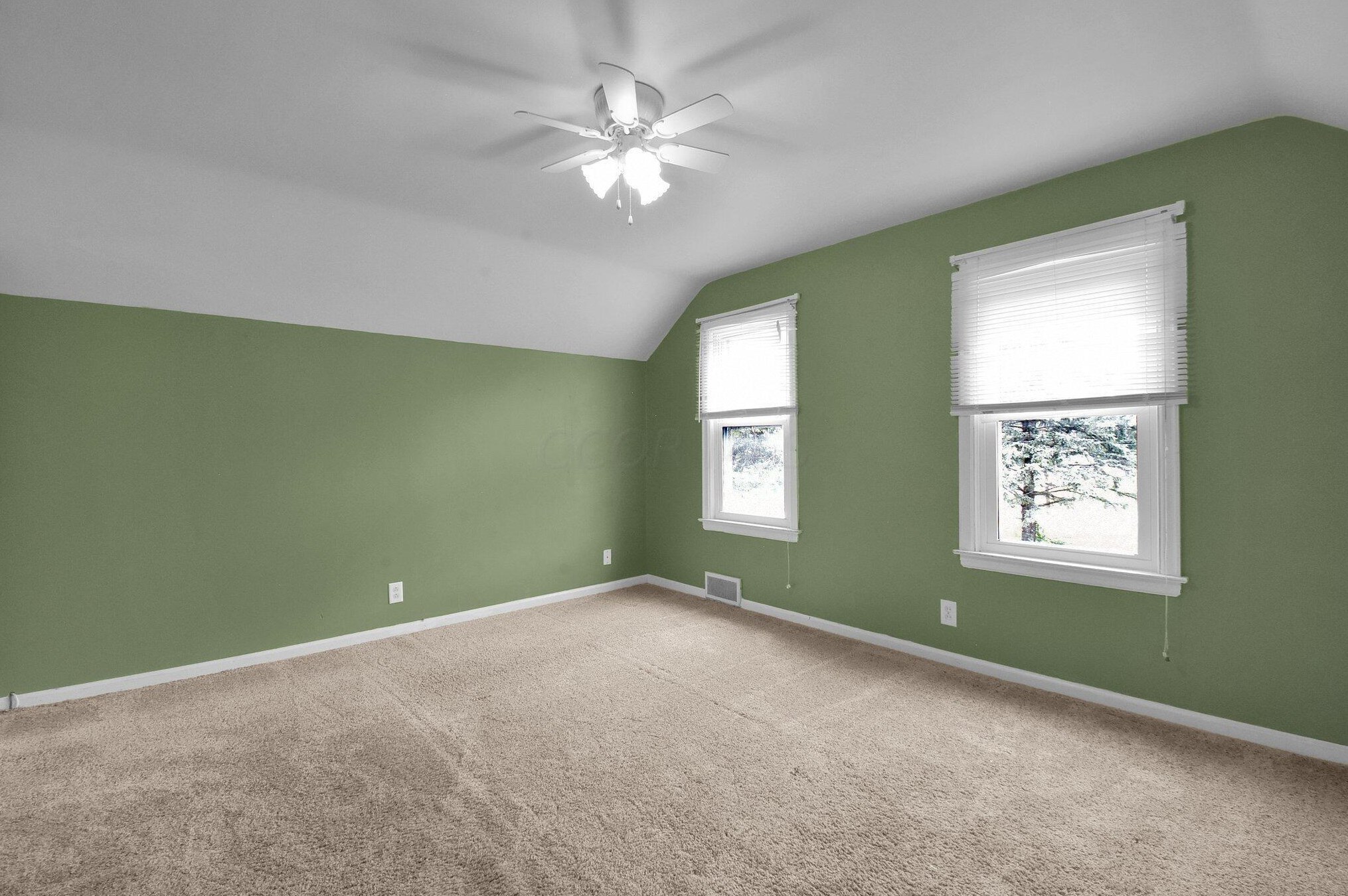 1454 Lockbourne Rd, Columbus OH 43206-3736 exterior