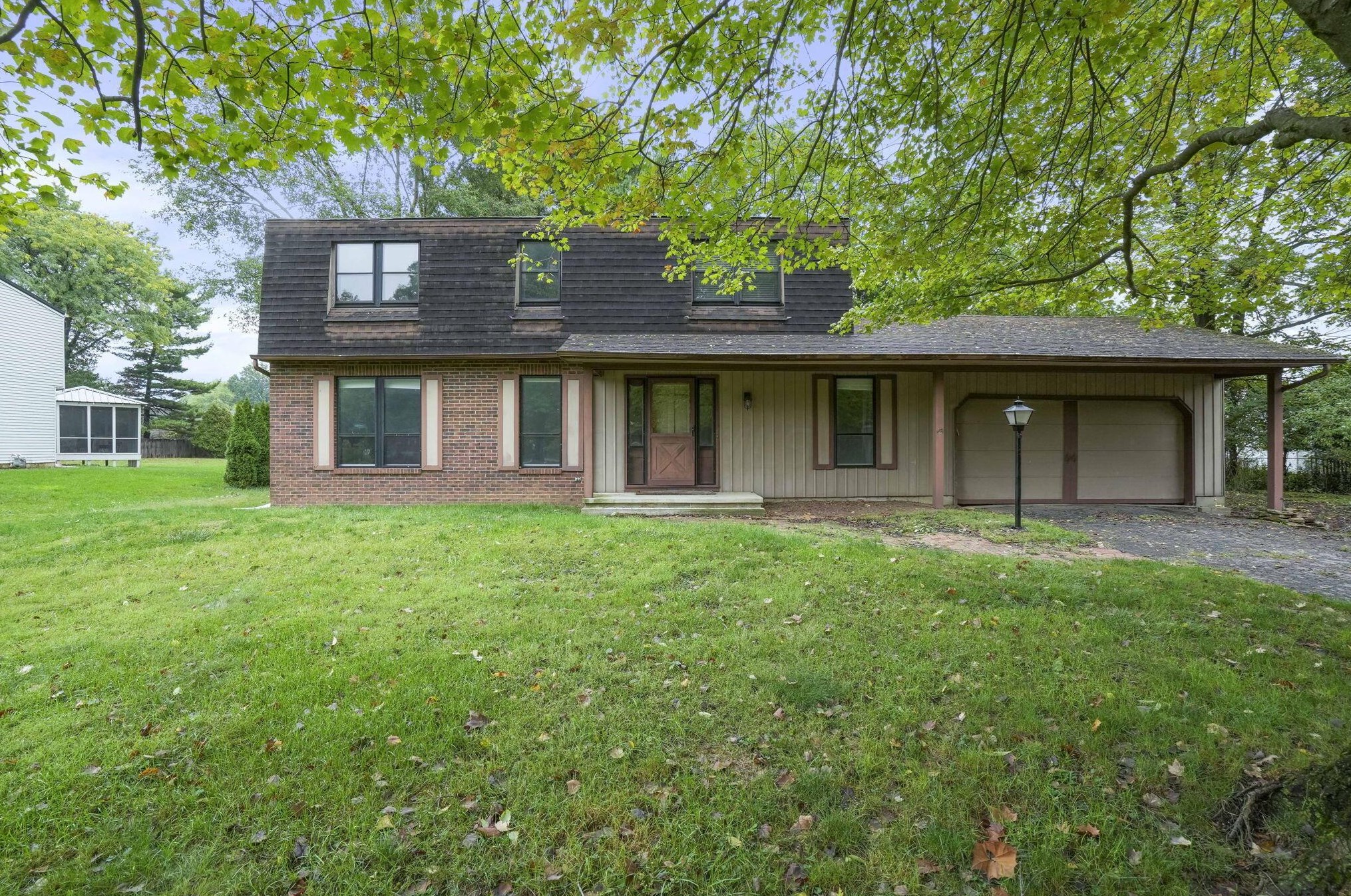 972 Conestoga Dr, Columbus, OH 43213-2621