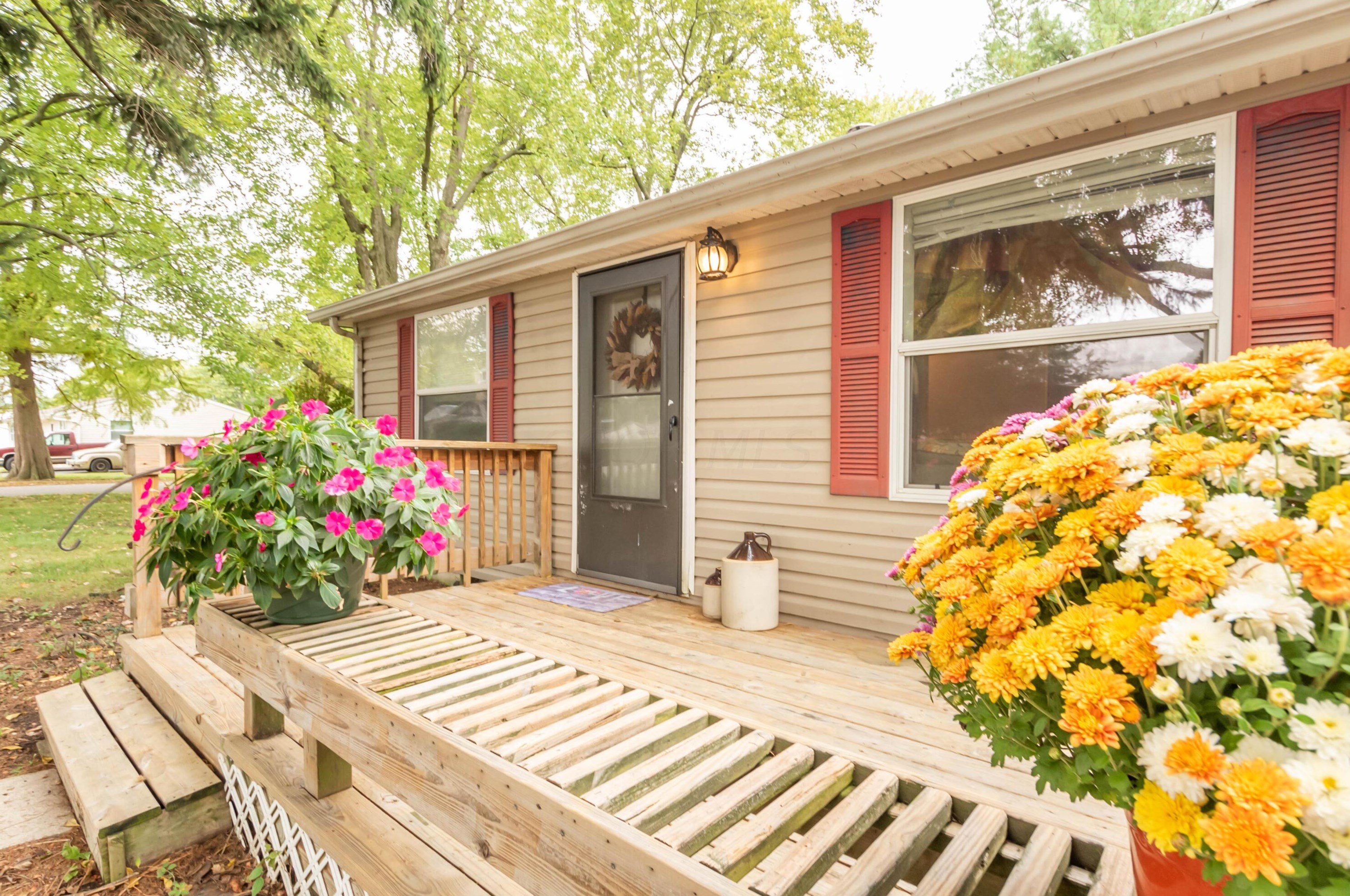 77 Cherry St, North Lewisburg, OH 43060