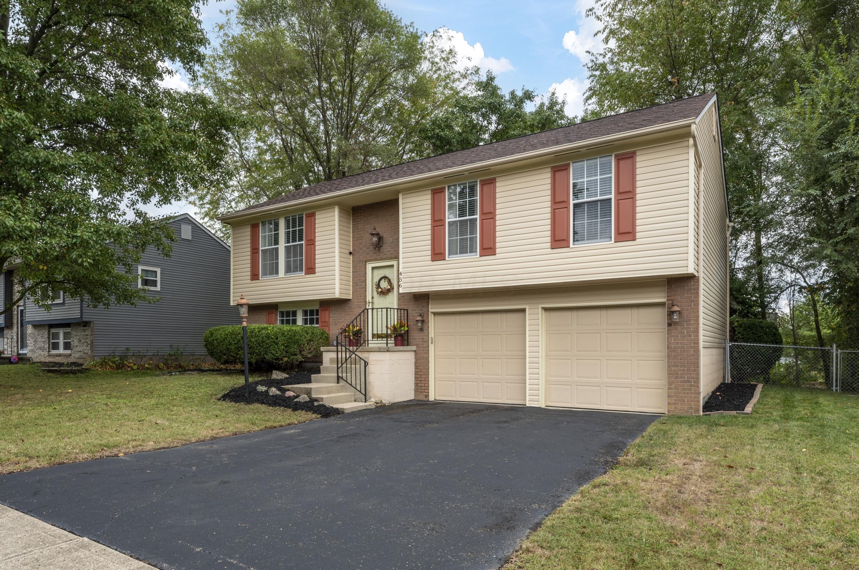 456 Hillview St, Pickerington, OH 43147