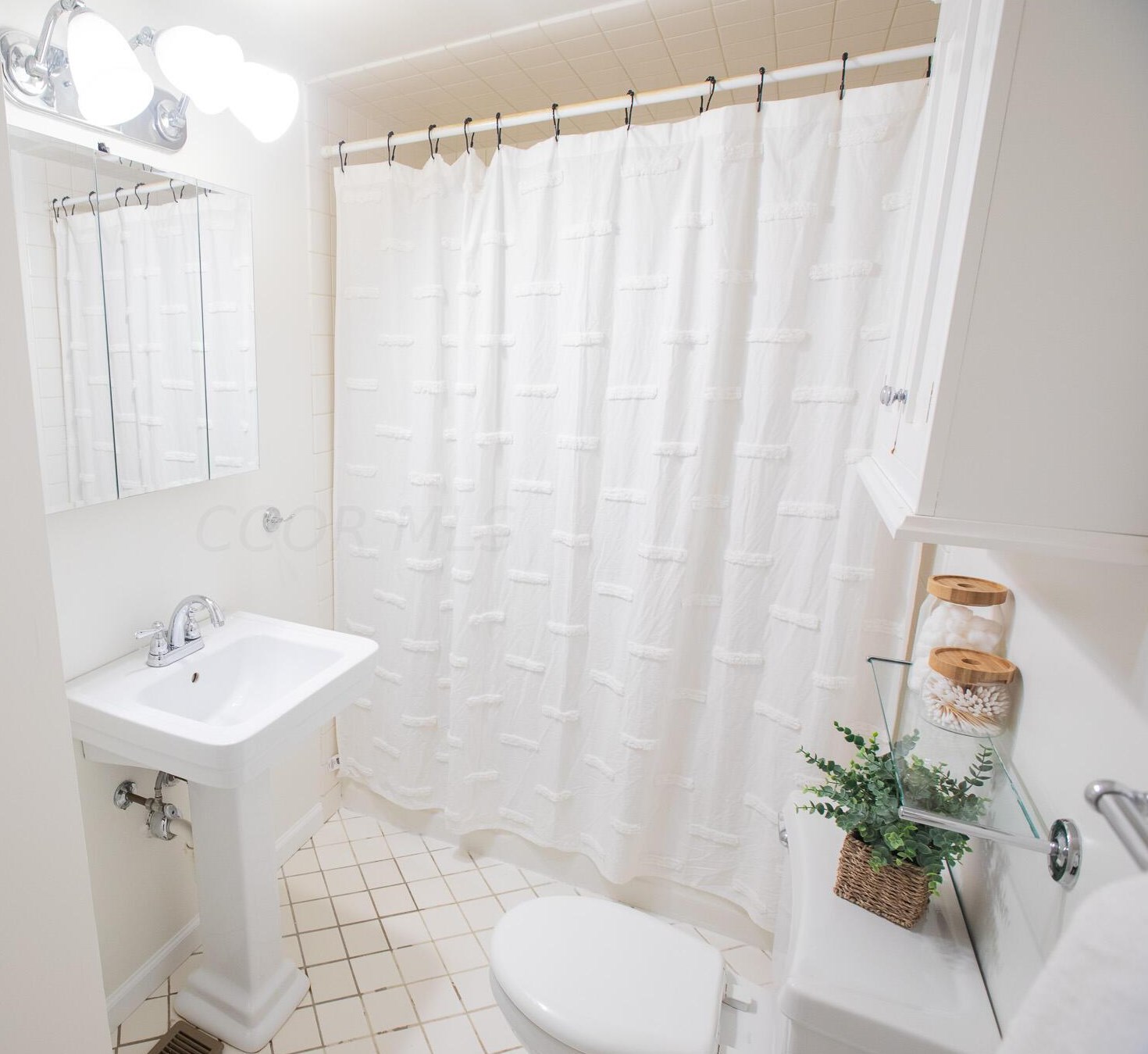 38 Roosevelt Ave, Columbus OH 43209-1160 exterior