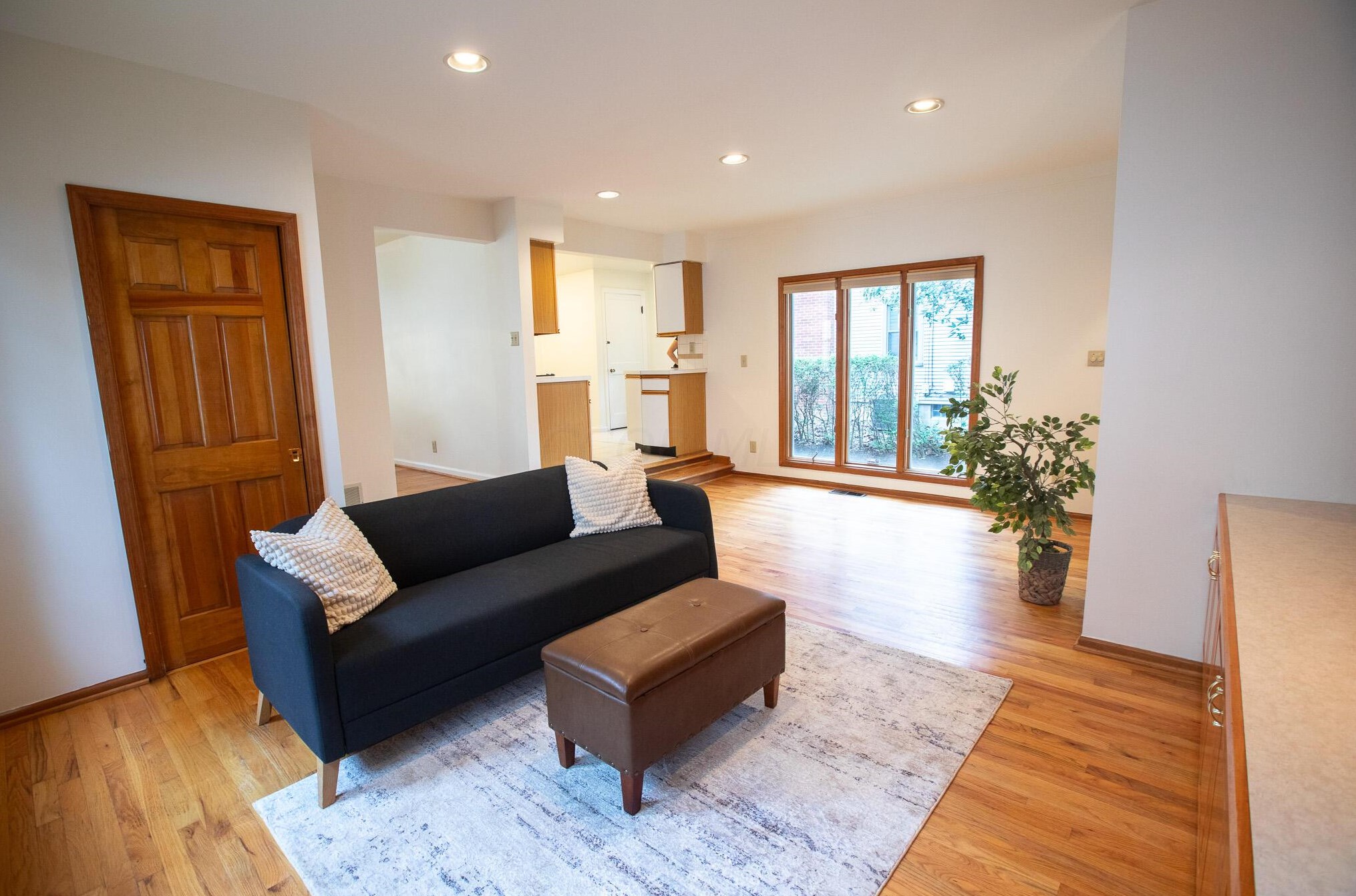 38 Roosevelt Ave, Columbus OH 43209-1160 exterior