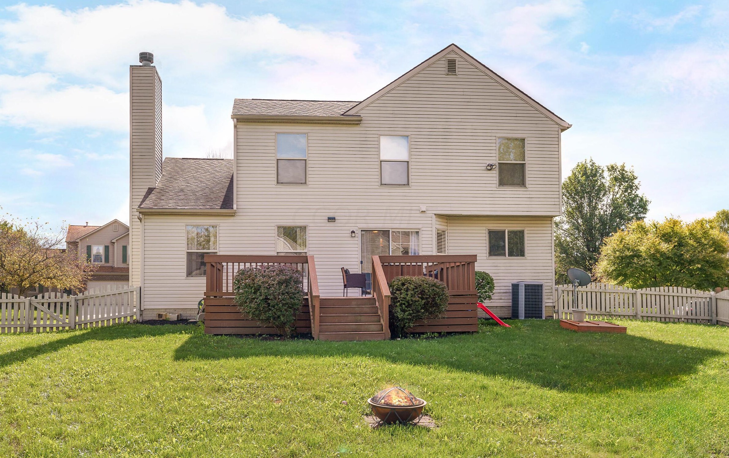 511 Bellcrest Ct, Pataskala, OH 43062