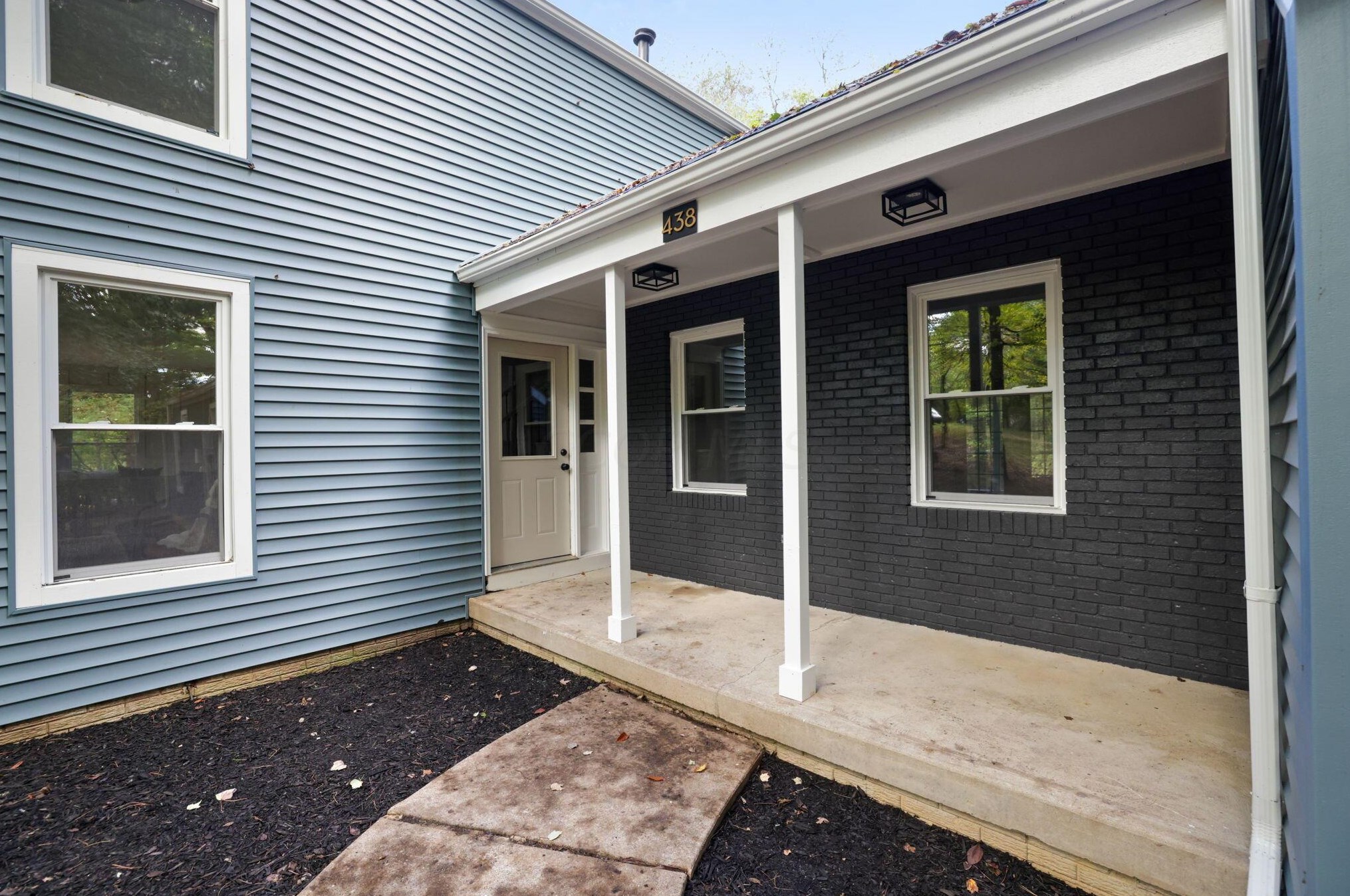 438 Fern Hill Dr, Granville, OH 43023