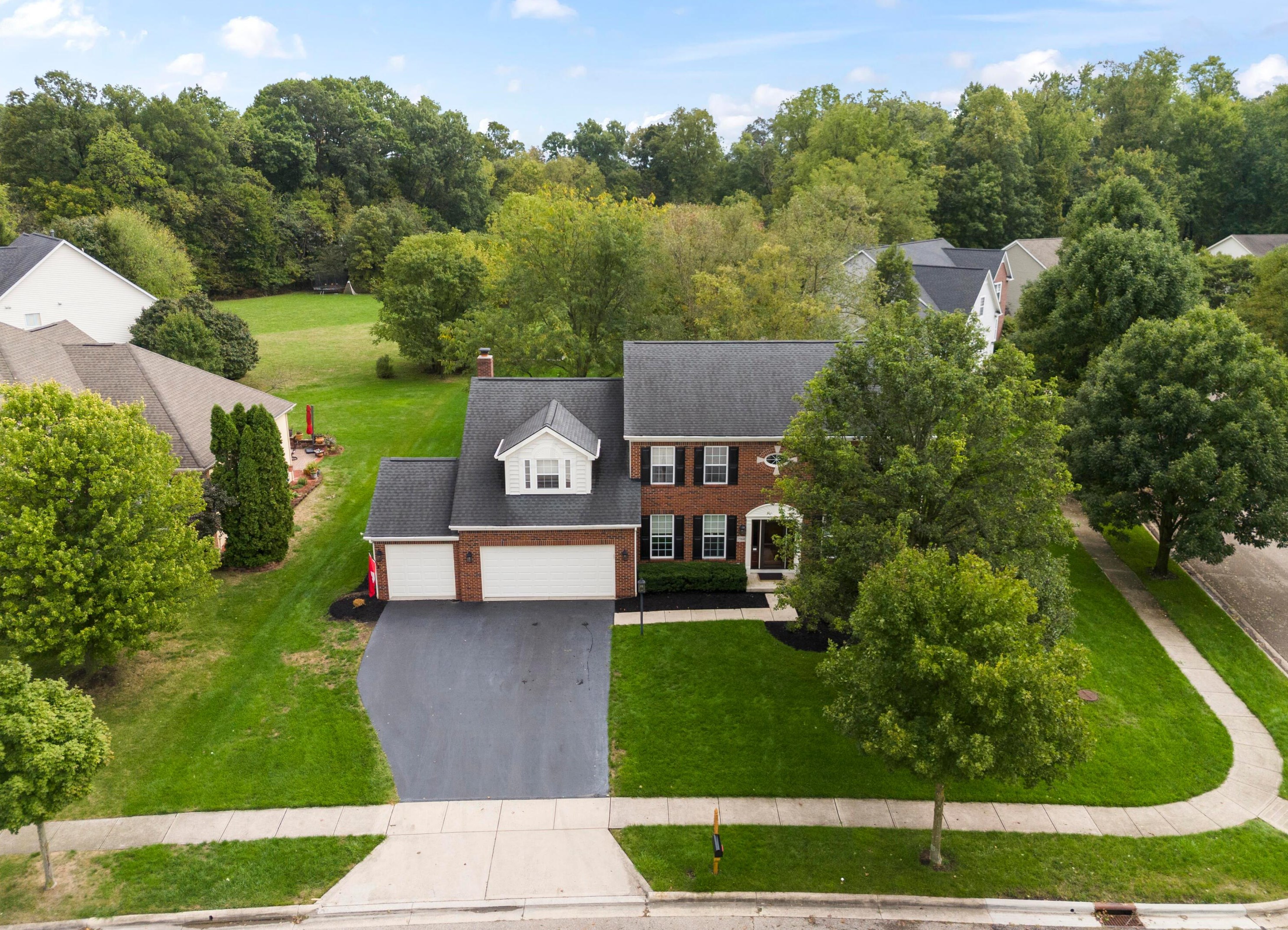 7564 Windsor Dr, Dublin, OH 43016