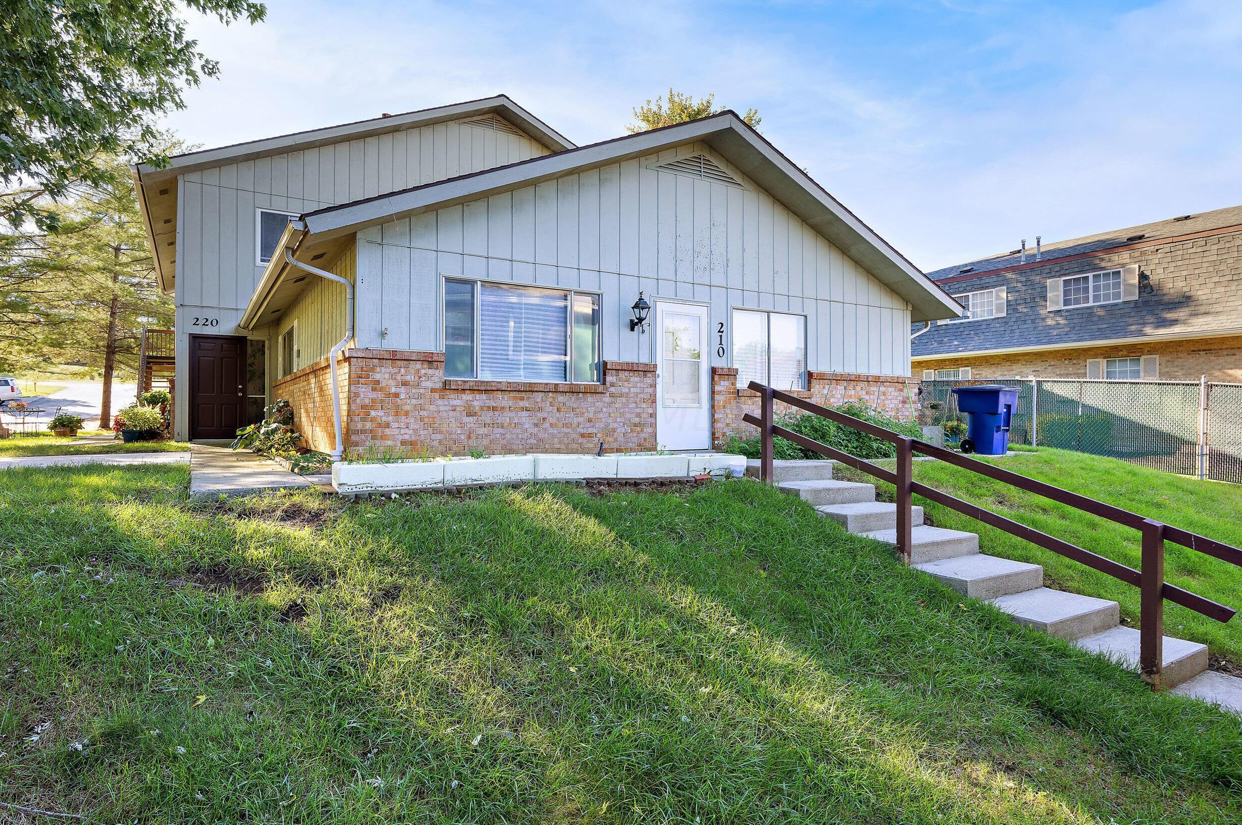 210 River Oaks Dr, Delaware, OH 43015