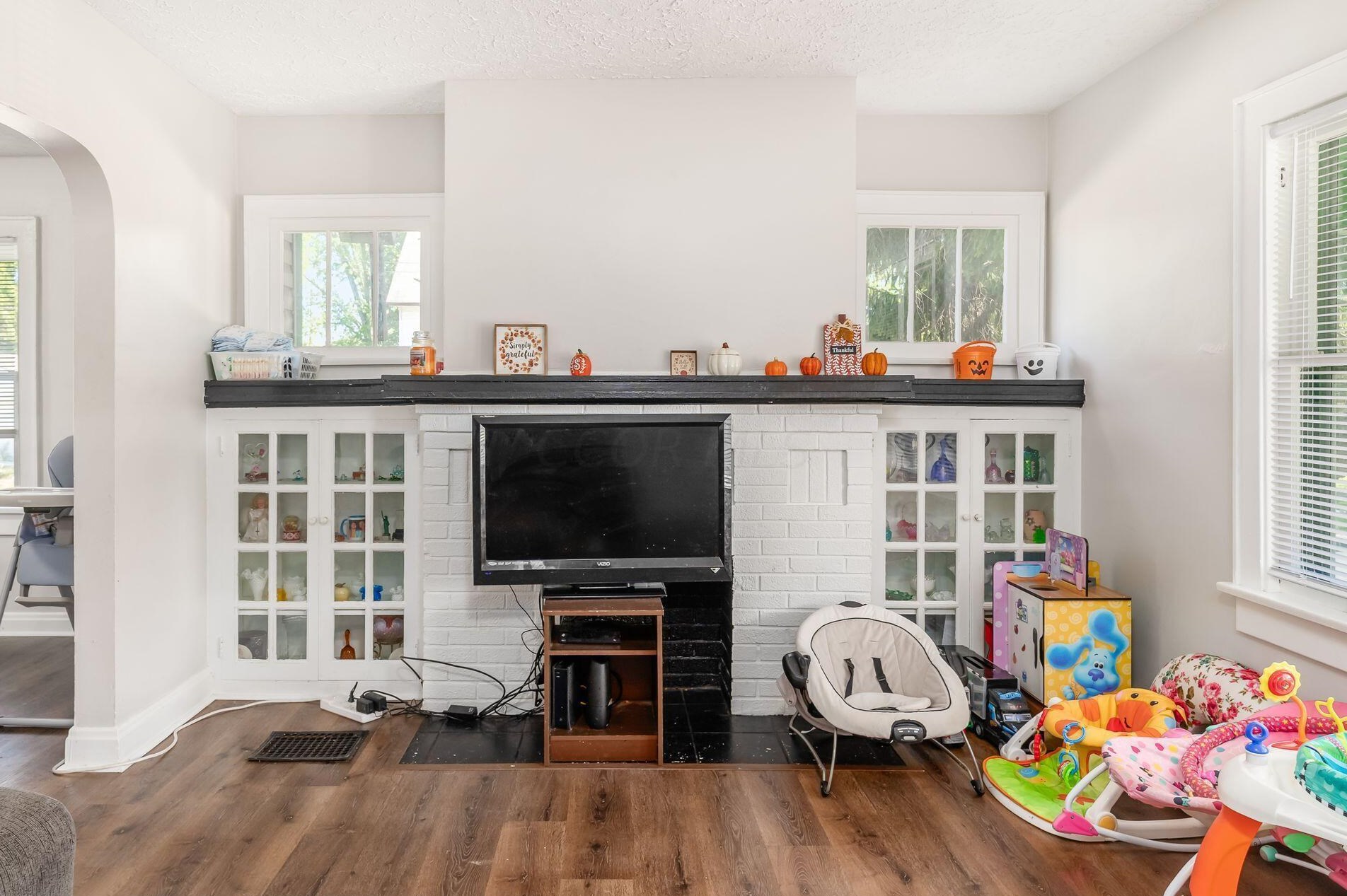 1586 Briarwood Ave, Columbus OH 43211-1502 exterior