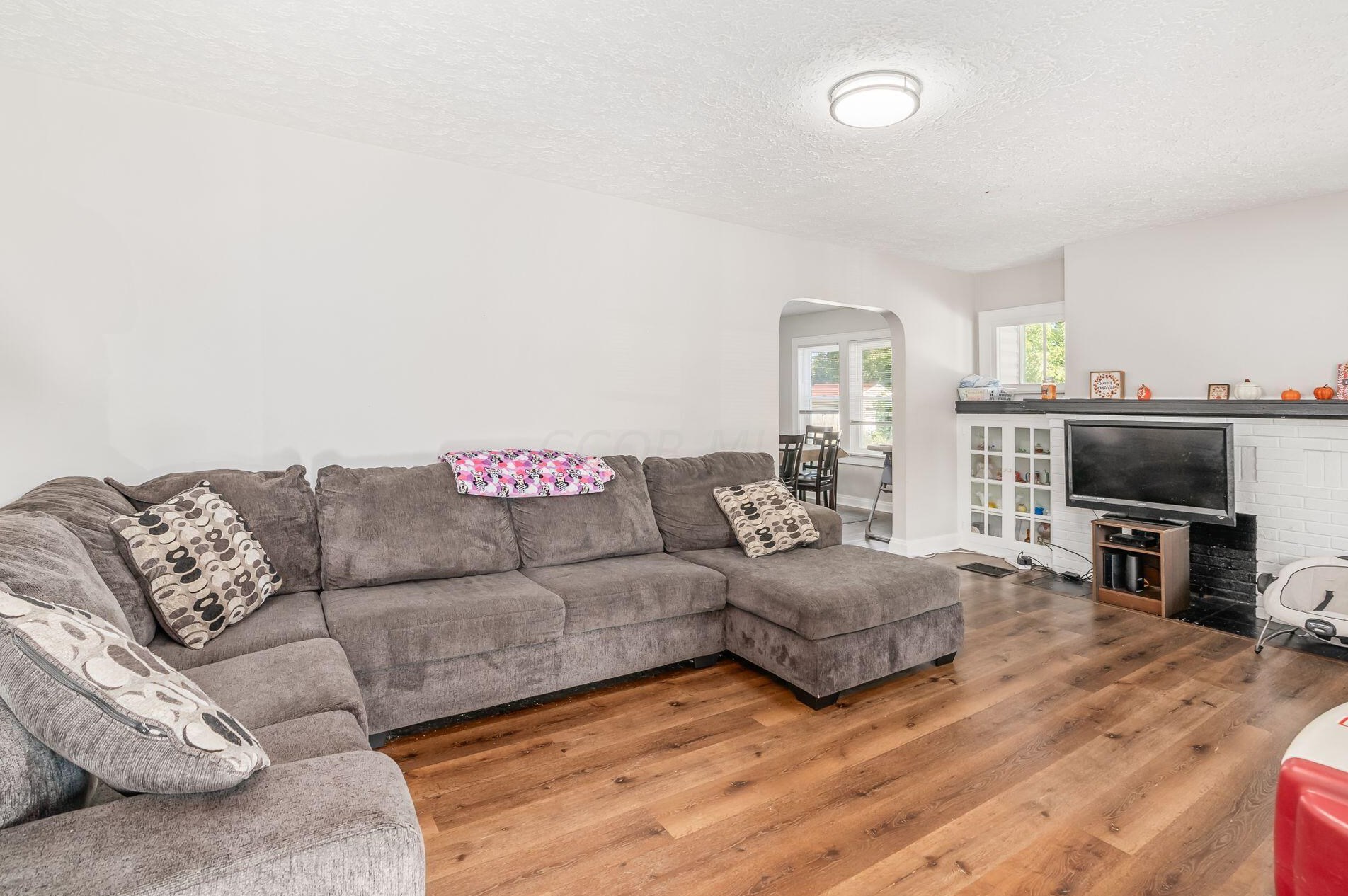 1586 Briarwood Ave, Columbus OH 43211-1502 exterior