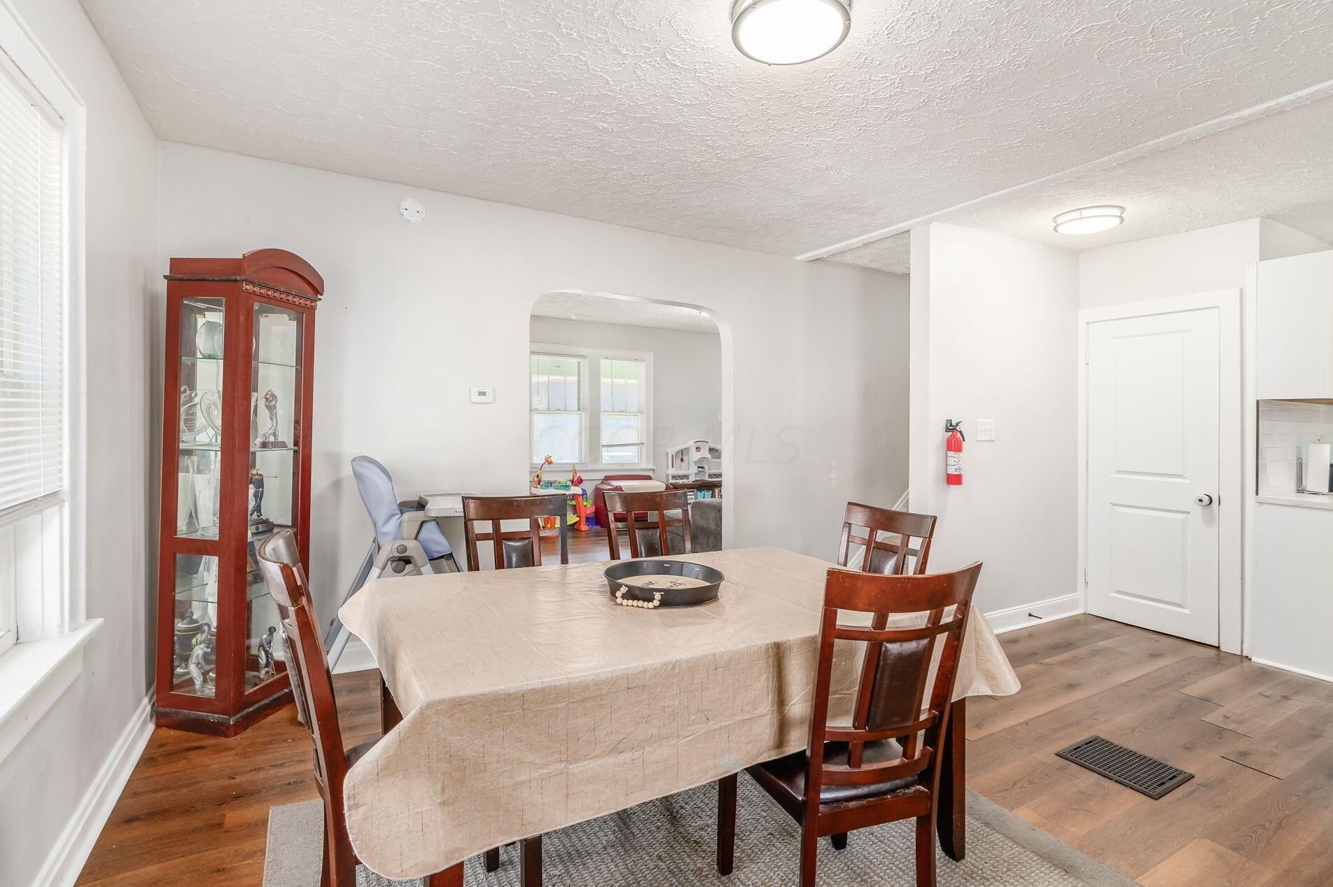 1586 Briarwood Ave, Columbus OH 43211-1502 exterior