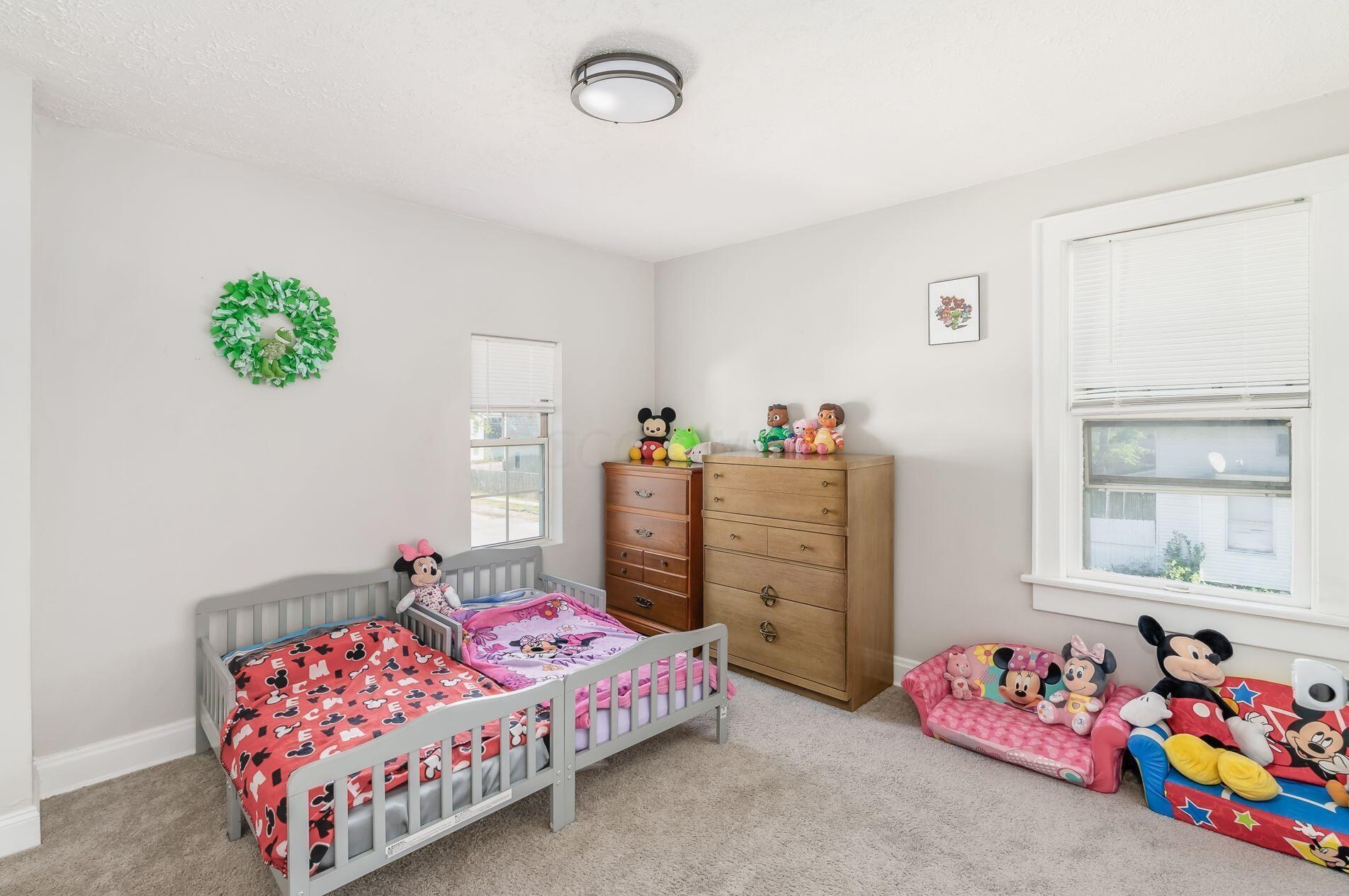 1586 Briarwood Ave, Columbus OH 43211-1502 exterior