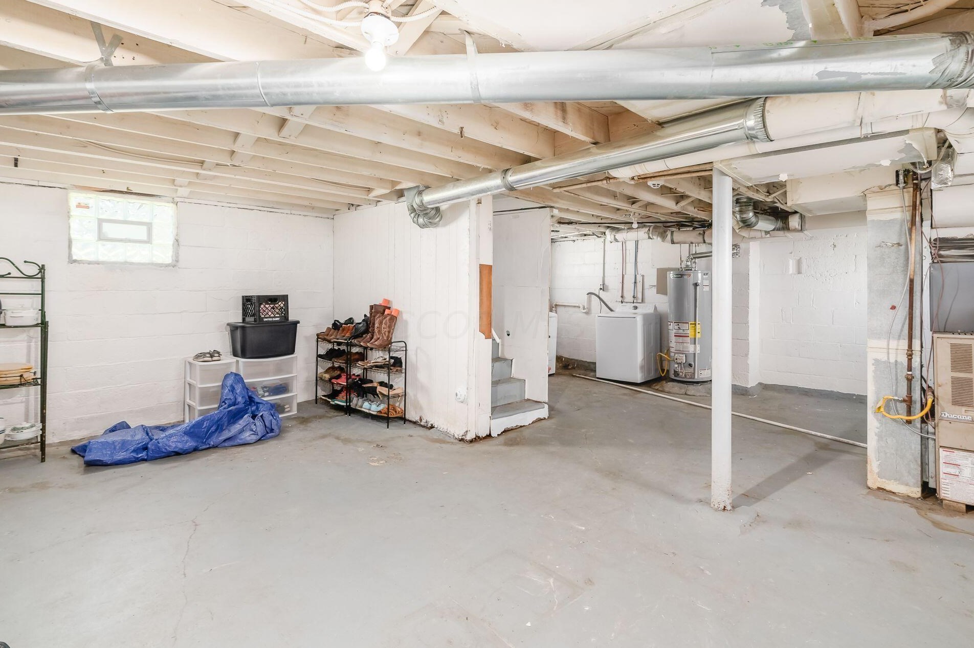 1586 Briarwood Ave, Columbus OH 43211-1502 exterior